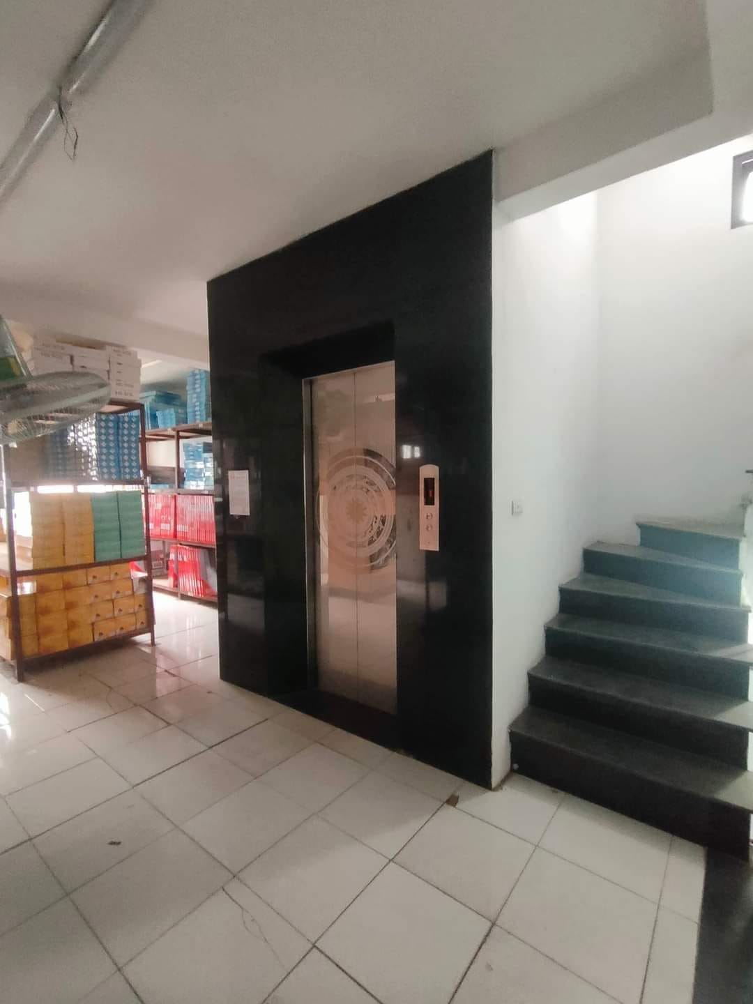 Cực rẻ Nam Dư 83m*6 tầng, Lô góc, Thang máy, GARA ÔTÔ, KINH DOANH Giá 7,7 tỷ.