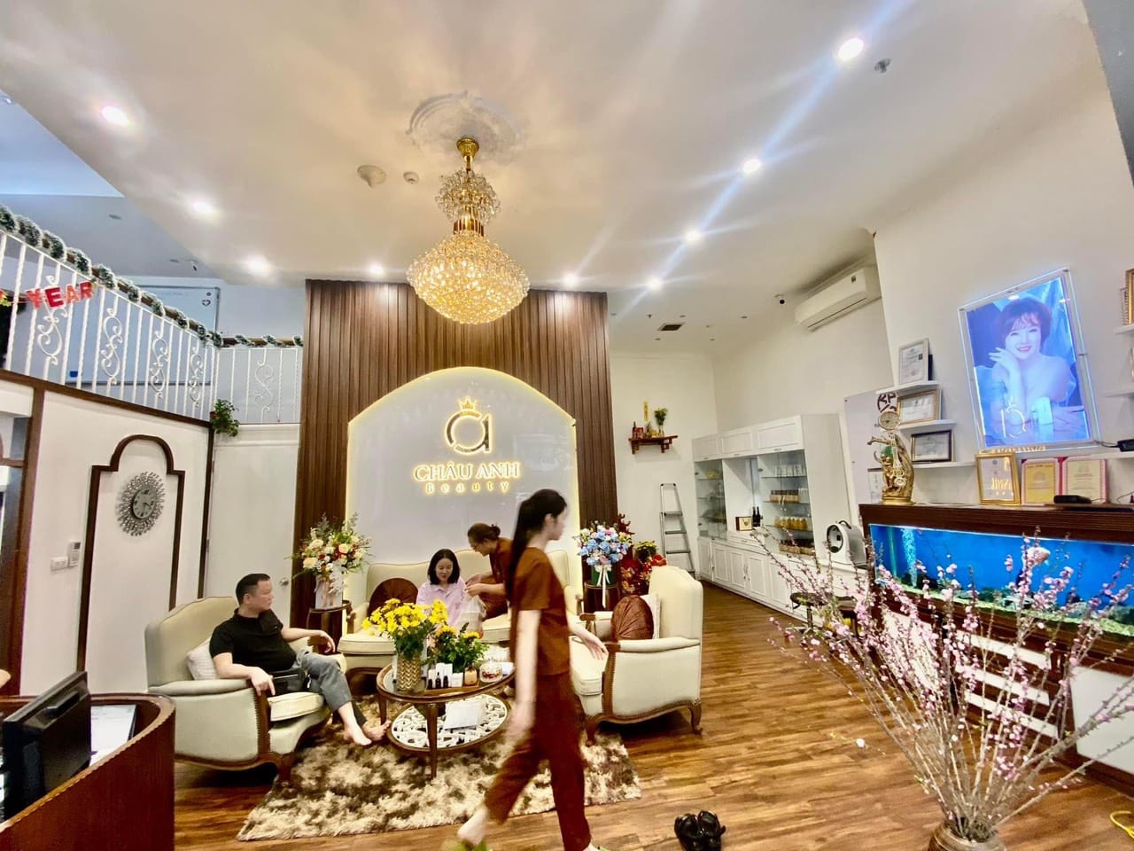 BÁN NHÀ 7 TẦNG MẶT PHỐ CẦU GIẤY, HAI MẶT ĐƯỜNG Ô TÔ, VỈA HÈ, KINH DOANH.