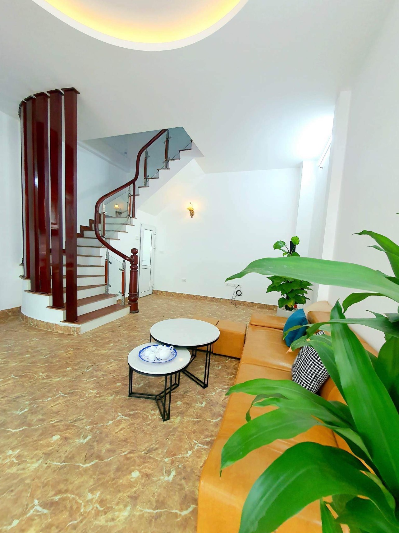 BÁN NHÀ PHỐ NGUYỄN CHÍ THANH LÕI BA ĐÌNH Ô TÔ,2 MẶT NGÕ KINH DOANH 55M x 3 TẦNG NHỈNH 8 TỶ
