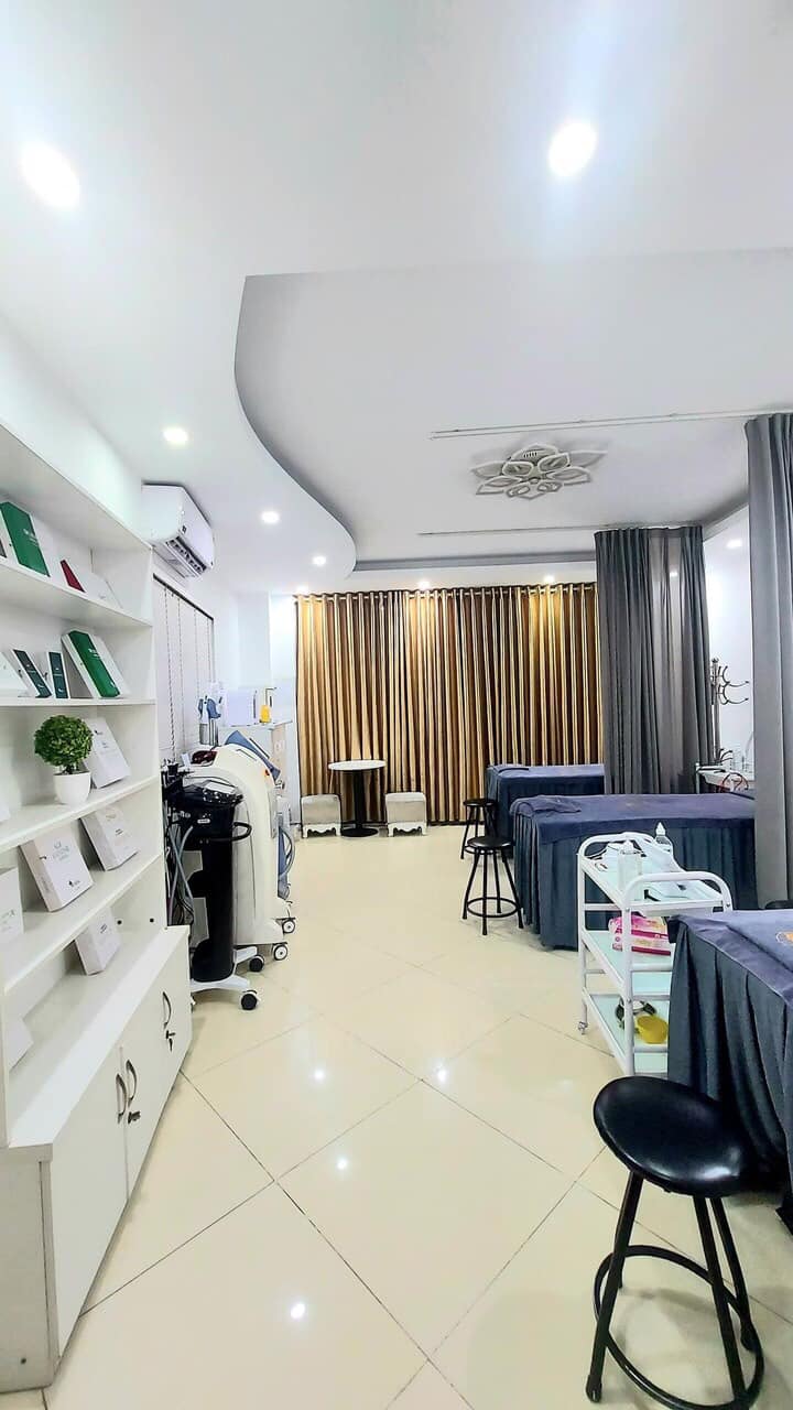 Bán nhà mặt phố Nguyễn Văn Tuyết, Đống Đa 45m, mt 6m. Giá: 21.5 tỷ