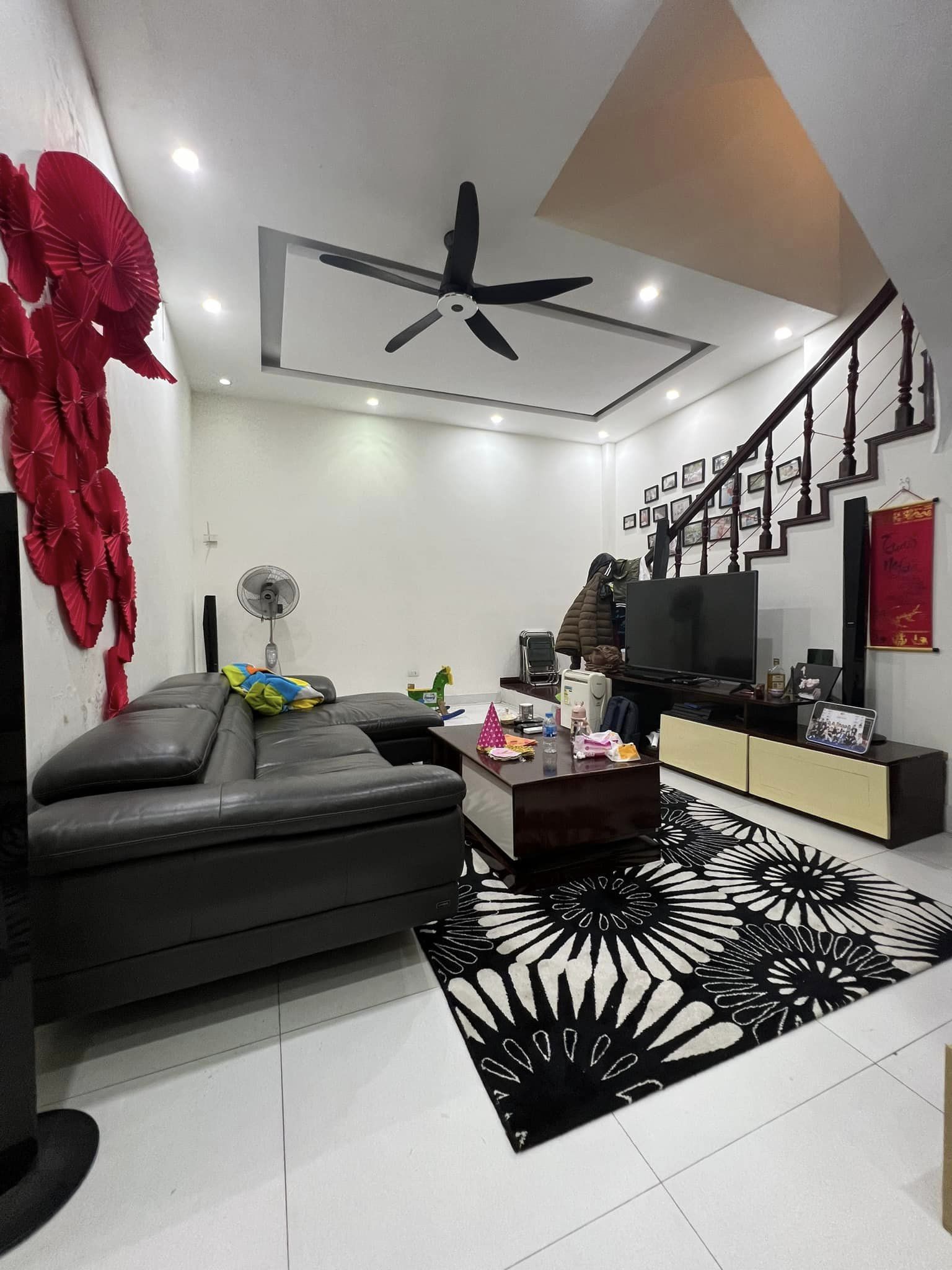 BÁN NHÀ LÔ GÓC KIM MÃ - BA ĐÌNH - THOÁNG SÁNG - NGÕ THÔNG - 39M2 - 4 TẦNG - MT 4.5M - GIÁ 5.25 TỶ