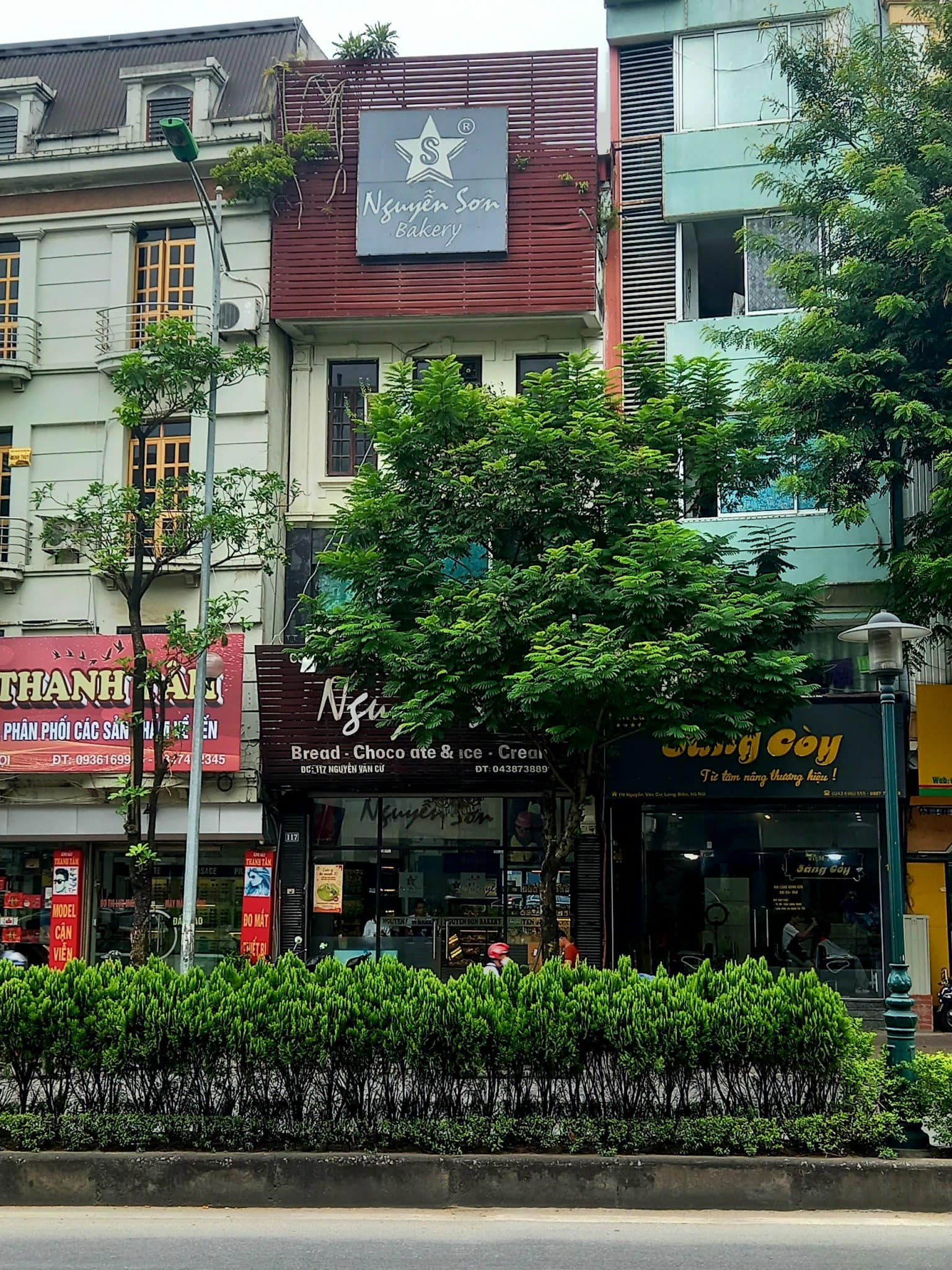 Bán Nhà Mặt Phố Nguyễn Văn Cừ Long Biên 43m x 4 Tầng MT 5.3m Giá 12.5 Tỷ.