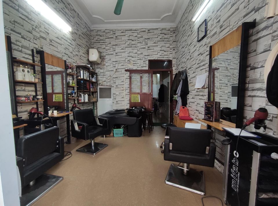 Lô góc, vỉa hè, kinh doanh, ô tô tránh, 50m ra Mặt phố la Thành