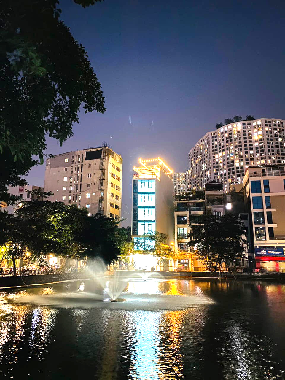 BÁN TÒA BUILDING 8 TẦNG MẶT PHỐ CỰ LỘC, MẶT TIỀN 6M, DÒNG TIỀN 130 TRIỆU/THÁNG