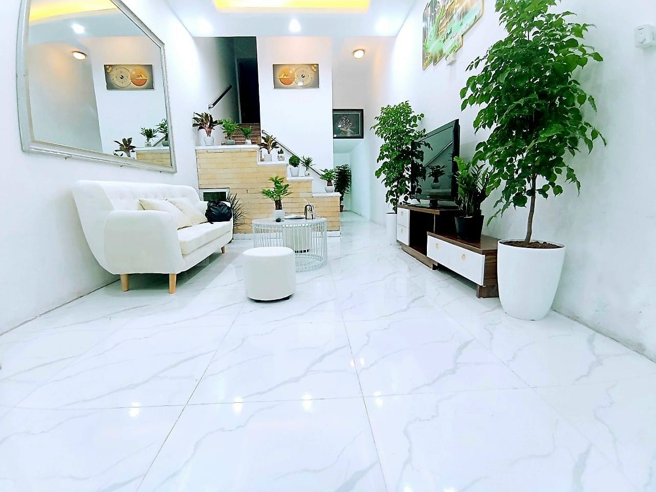 Bán gấp nhà Lạc Long Quân, Cầu Giấy 44m2, 4 tầng, mt 4m, chỉ 4.68 tỷ.