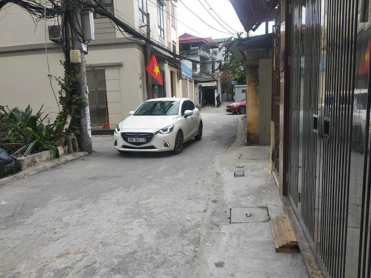 BÁN NHÀ PHÚ DIỄN 46M2 - 2 THOÁNG - Ô TÔ ĐỖ CỬA - DÂN XÂY TIỆN ÍCH NGẬP TRÀN