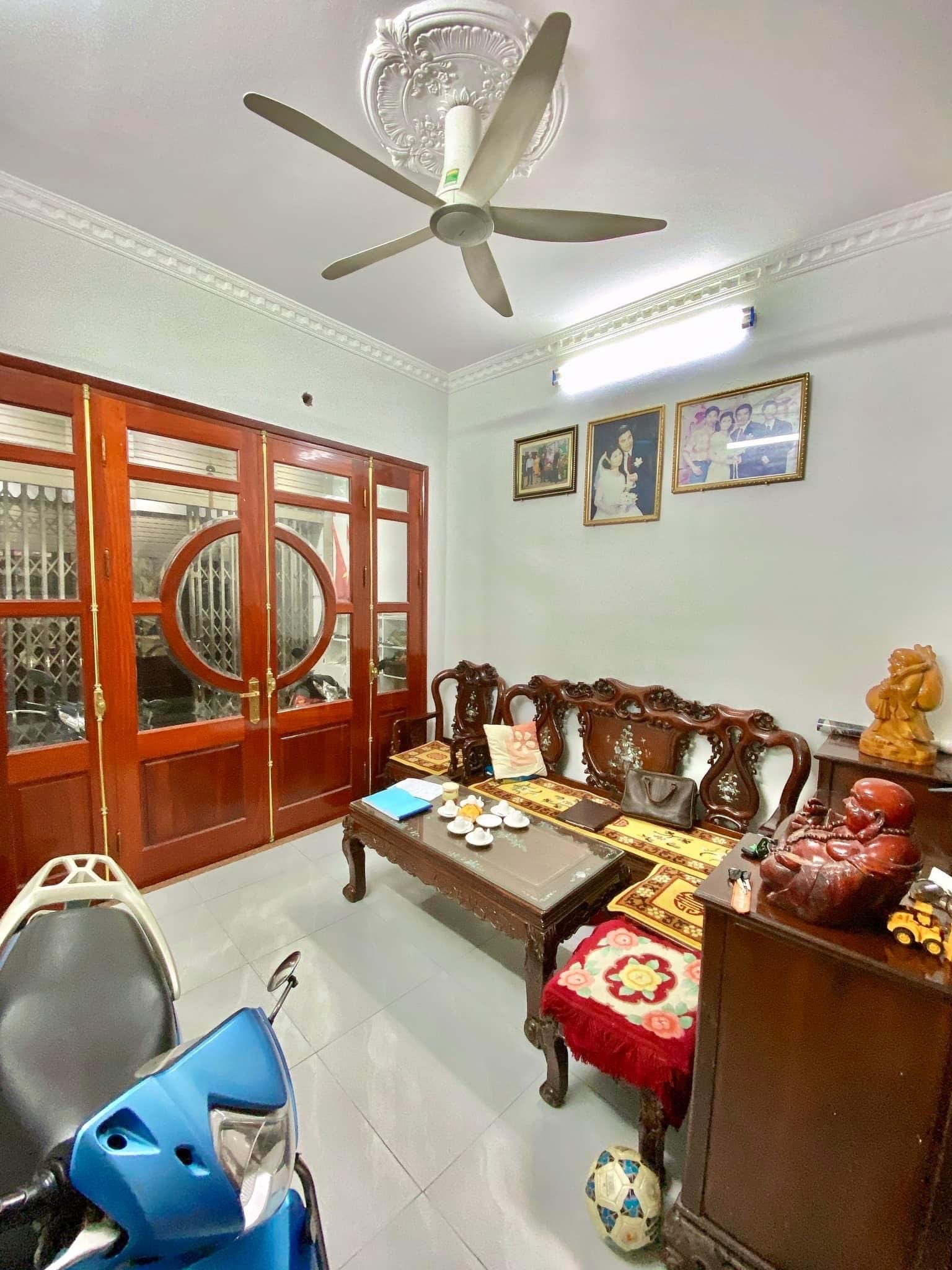 Ô tô đỗ cửa, Mễ Trì Thượng, Nam Từ Liêm, 42m2, 4 tầng, giá 5.4 tỷ