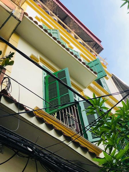 BÁN NHÀ CẦU GIẤY LÔ GÓC NGÕ RỘNG THÔNG THOÁNG 40m2 5 tầng DÂN TỰ XÂY chỉ hơn 4 tỷ