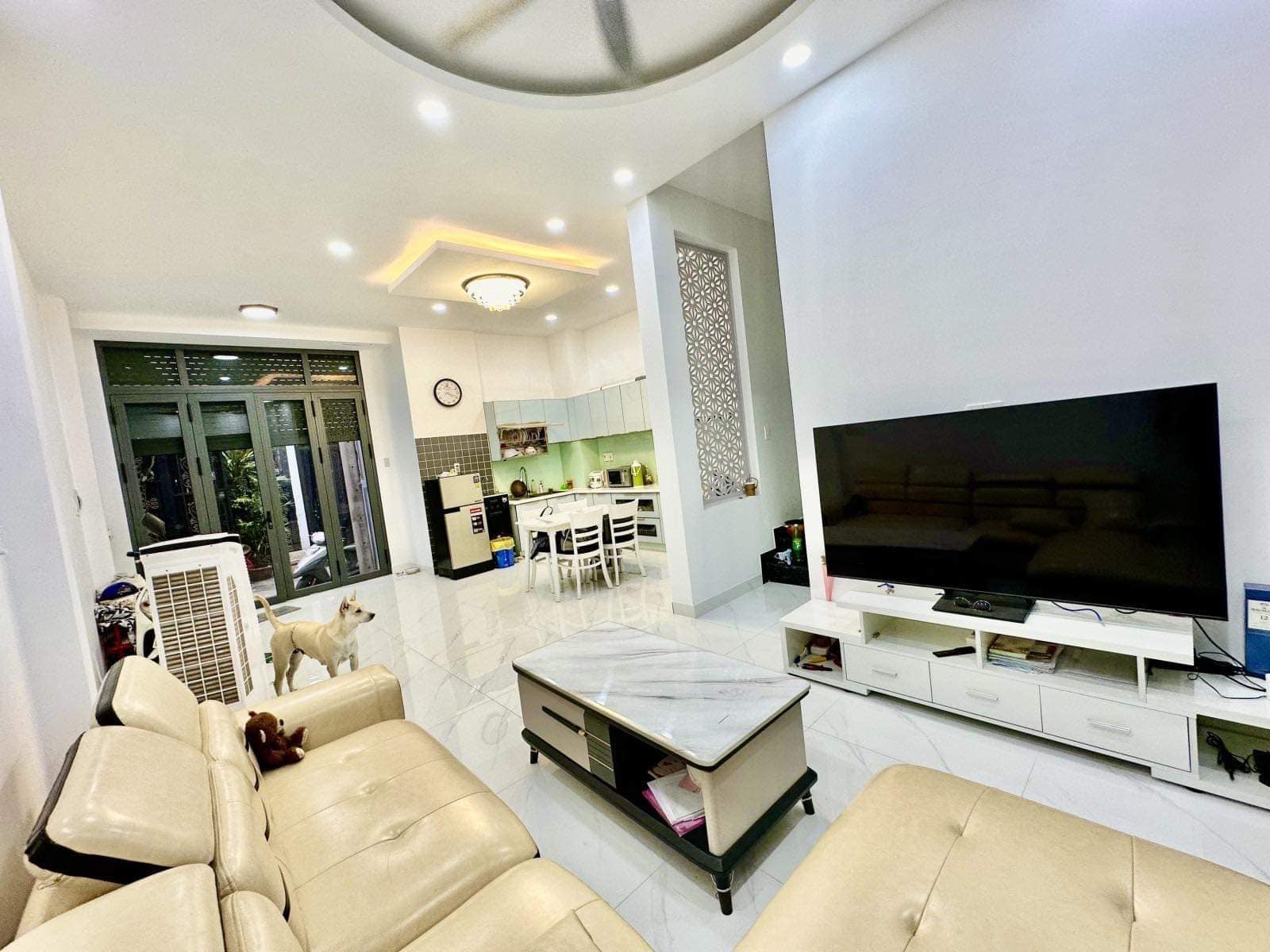 Bán Nhà Âu Cơ,Tân Bình, 4 Tầng, Ngang 5.6m, Hẻm Thẳng Tắp,Nhà Cực Đẹp,