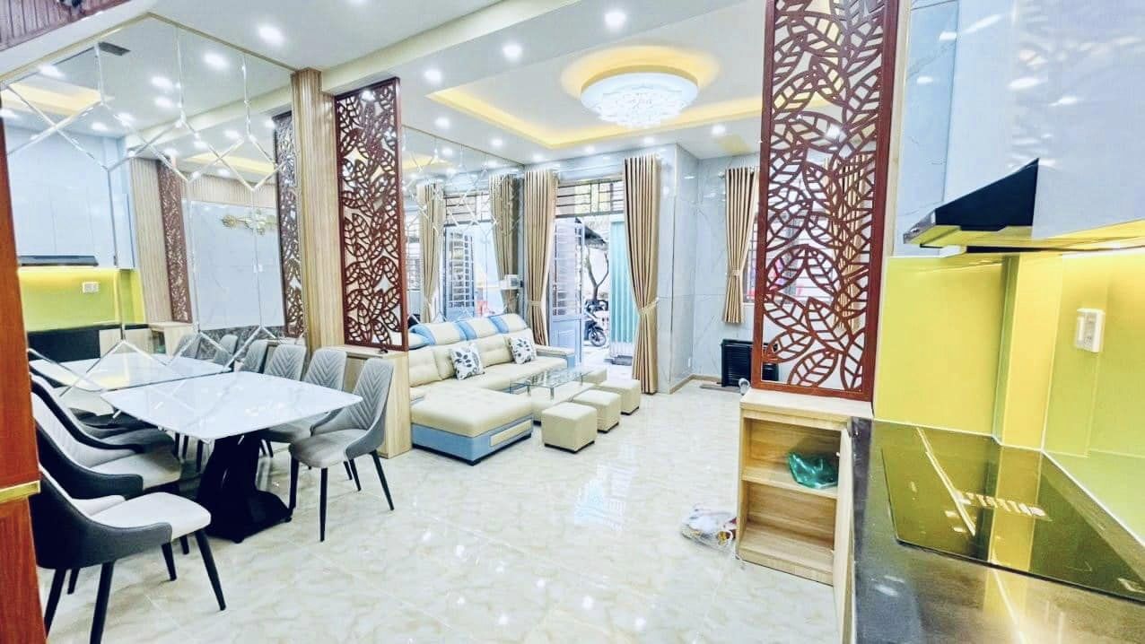 Chủ nhà cần bán nhà đẹp,giảm giá tốt .Hẻm xe hơi cách nhà 10m. Đường Tân Mỹ. Gần Đại Học Tài Chính Marketing ,Q7