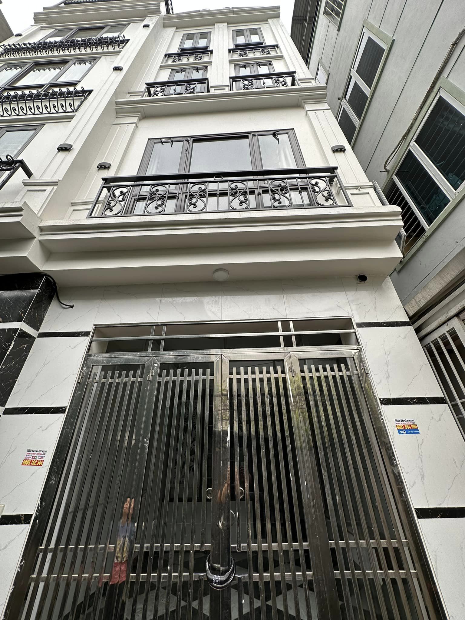 Bán nhà Dương Nội 4 tầng - 33m2 - 4 phòng ngủ - mặt tiền 3,5m - ngõ oto đỗ cửa - giá chỉ 2ty700tr