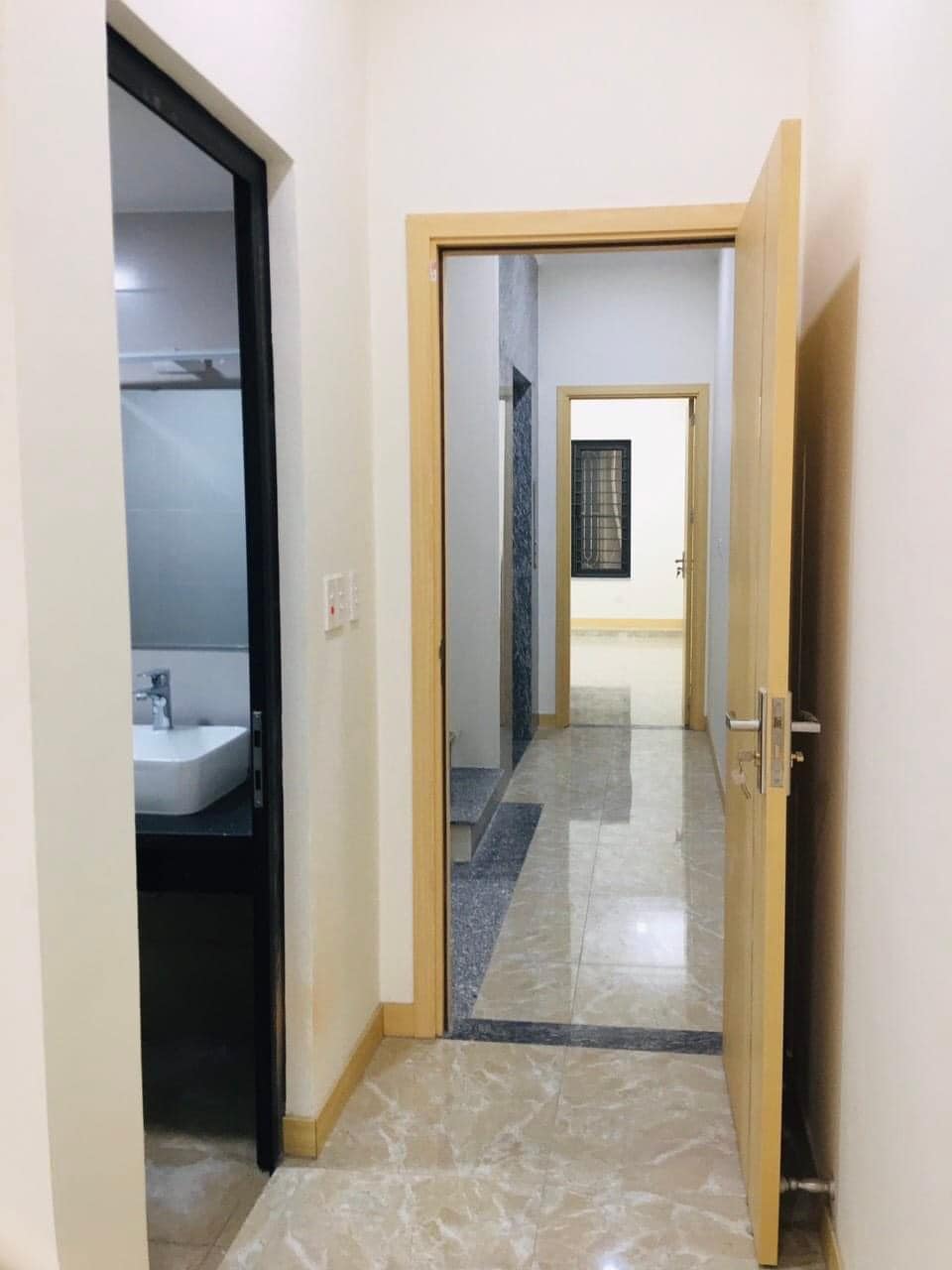 Bán nhà 7T thang máy, mặt ngõ 105 Xuân La,Tây Hồ vỉa hè, gara ô tô 73m2 giá 17.3 tỷ