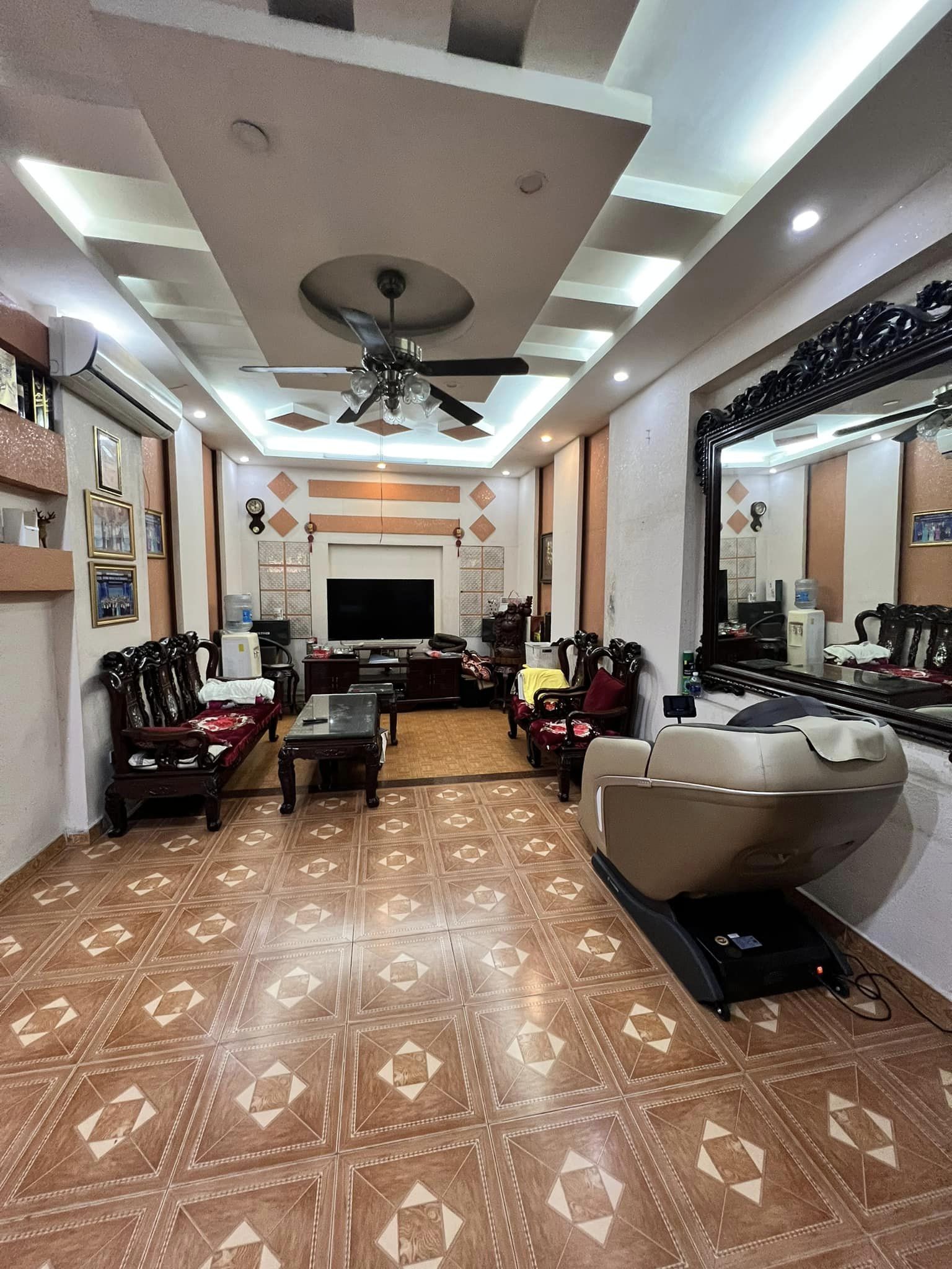 Giảm sốc 1 tỷ nhà 6T mặt phố Hoàng Tăng Bí, Bắc Từ Liêm 58m2 giá còn 5.8 tỷ.