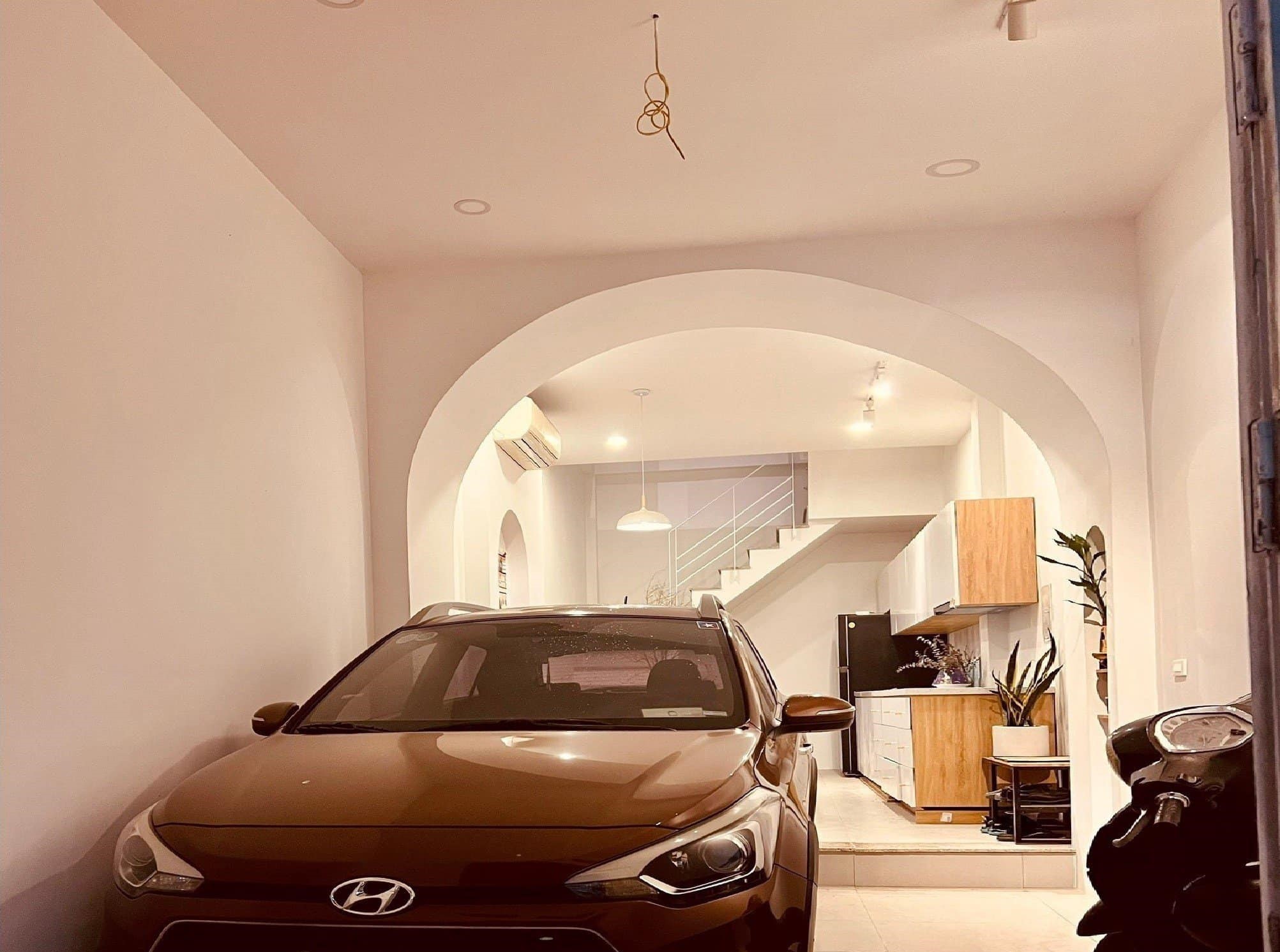 Bán nhà phân lô Vip phố Lạc Trung, ô tô đỗ cửa, giá 7.68 tỷ