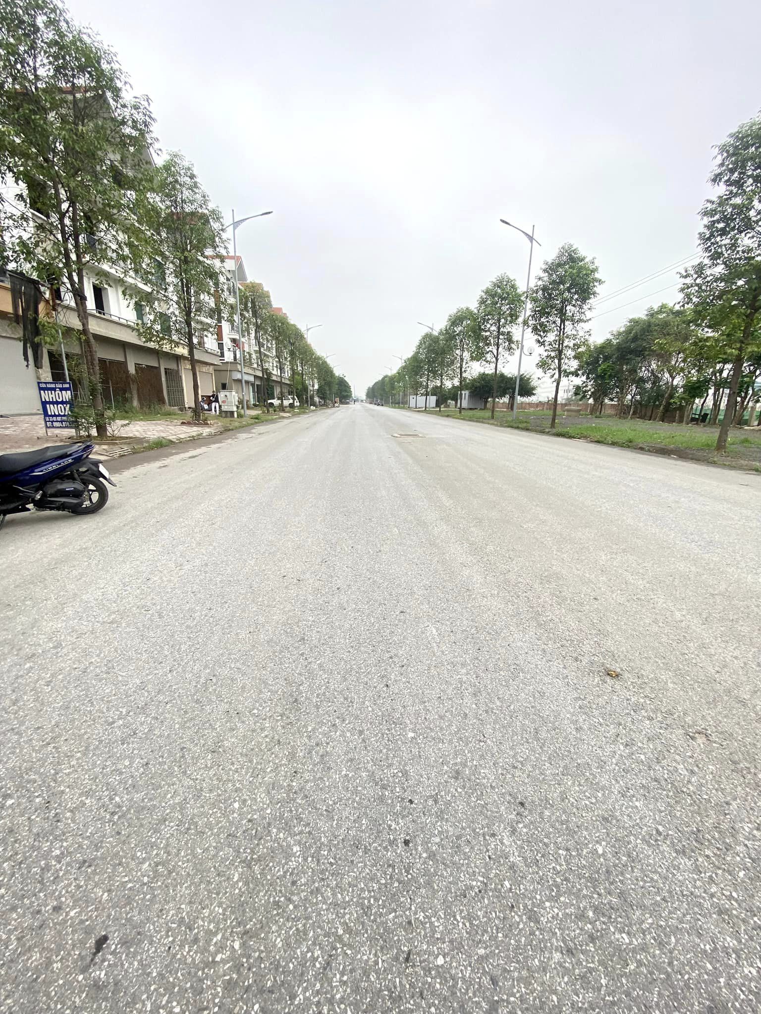 BÁN NHÀ KĐT PHÚ LƯƠNG DT 90M XÂY 4 TẦNG MT RỘNG 8M VỈA HÈ TRƯỚC NHÀ RỘNG 20M GÍA HƠN 13 TỶ