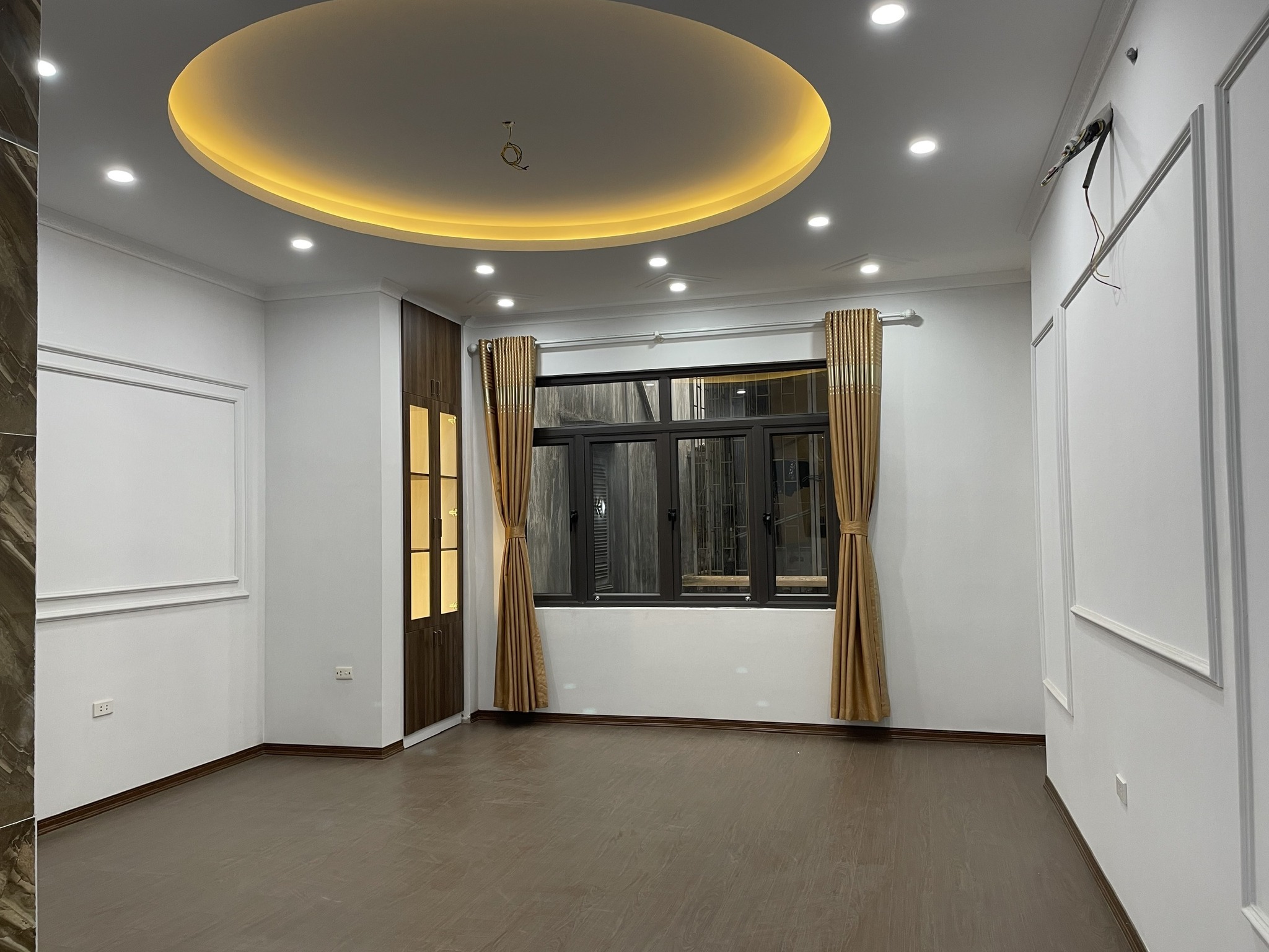 NHÀ ĐẸP THÁI HÀ - Ở NGAY - KINH DOANH - GARA,THANG MÁY, MẶT TIỀN RỘNG, SỔ HOA HẬU !!!