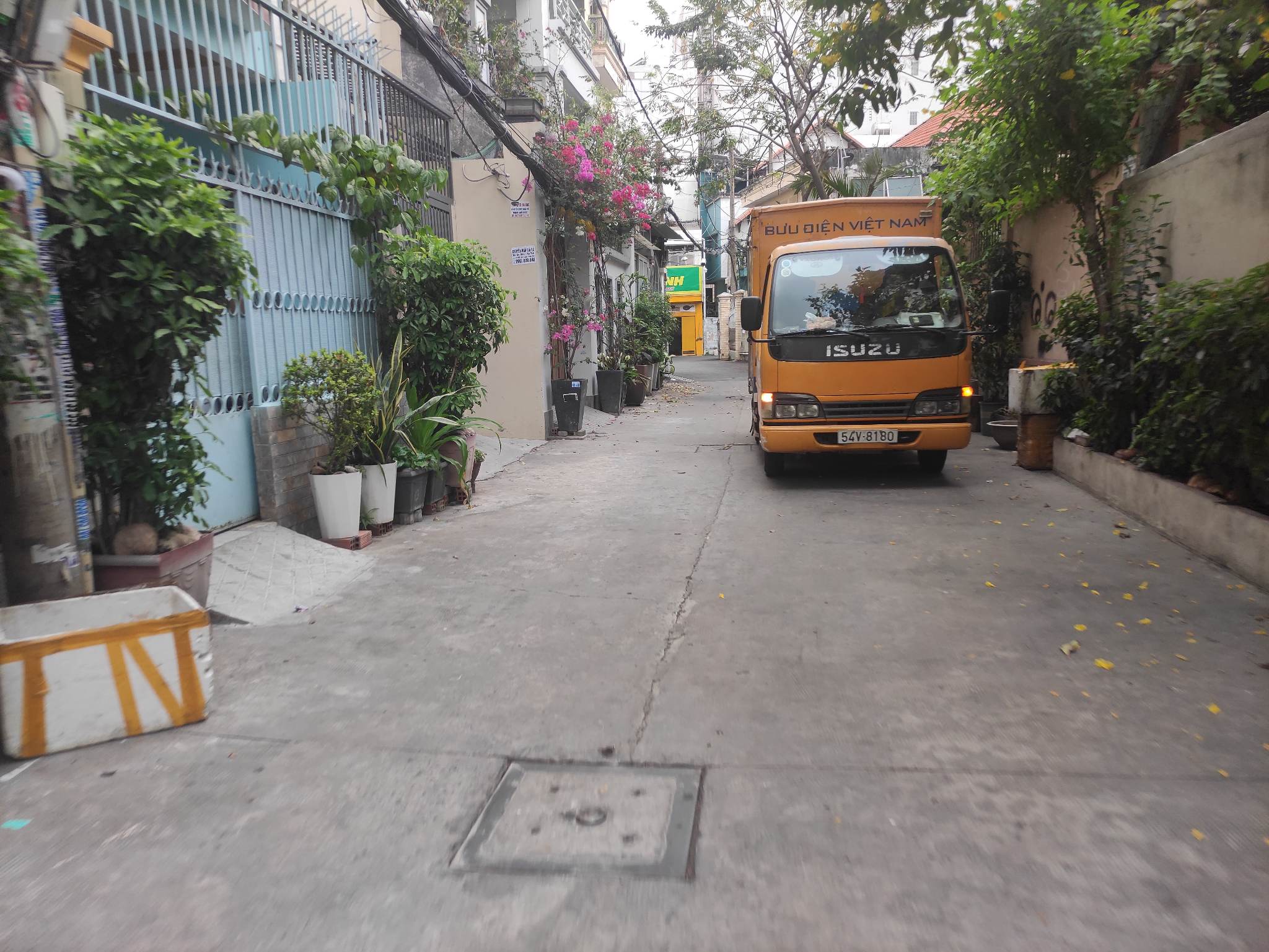 Bán nhà Hẻm xe hơi 215/ Nguyễn Xí Q. Bình Thạnh, 105m2, 3 Tầng 8PN, Ngang 6.6m