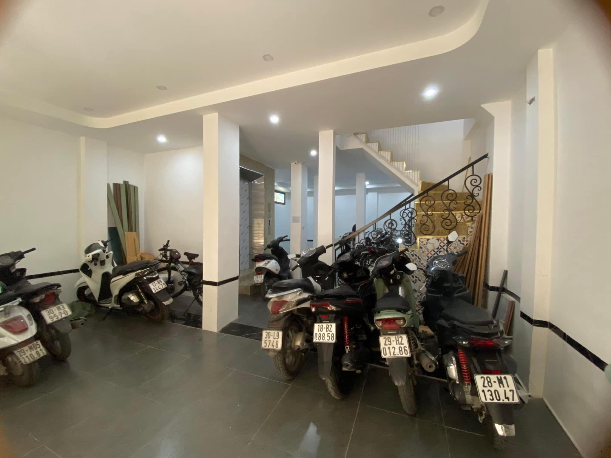 Bán Tòa CCMN 80m x 9 Tầng Thang Máy Ngõ Rộng Gần Ô Tô Giá 14 Tỷ.