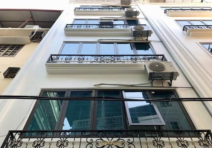 Hiếm, Trung Kính To, Ô tô tránh, Cầu Giấy,hầm Xe, vỉa hè, giá rẻ 20 tỷ.