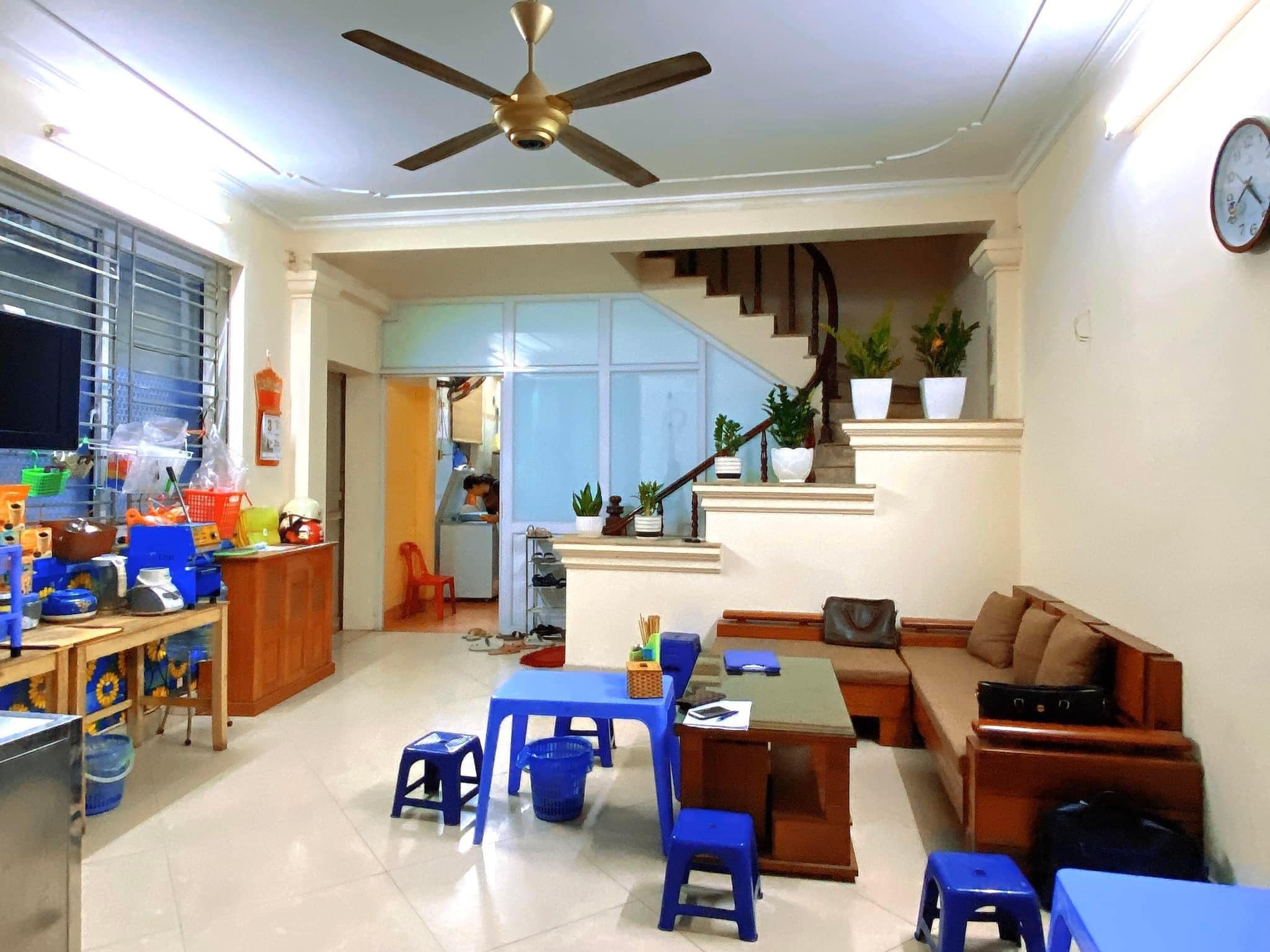 Bán nhà Phạm Văn Đồng Cầu Giấy, Lô góc Ô tô qua Nhà Kinh doanh 52m2 MT4.6m 10 tỷ