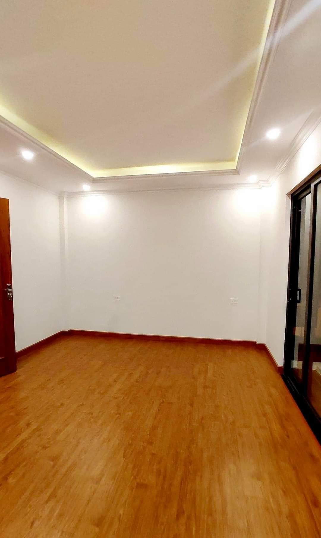 Bán nhà 45m2 Ngõ 124 Âu Cơ, Tây Hồ Gara 2 Ô tô Thang máy 7.9 Tỷ