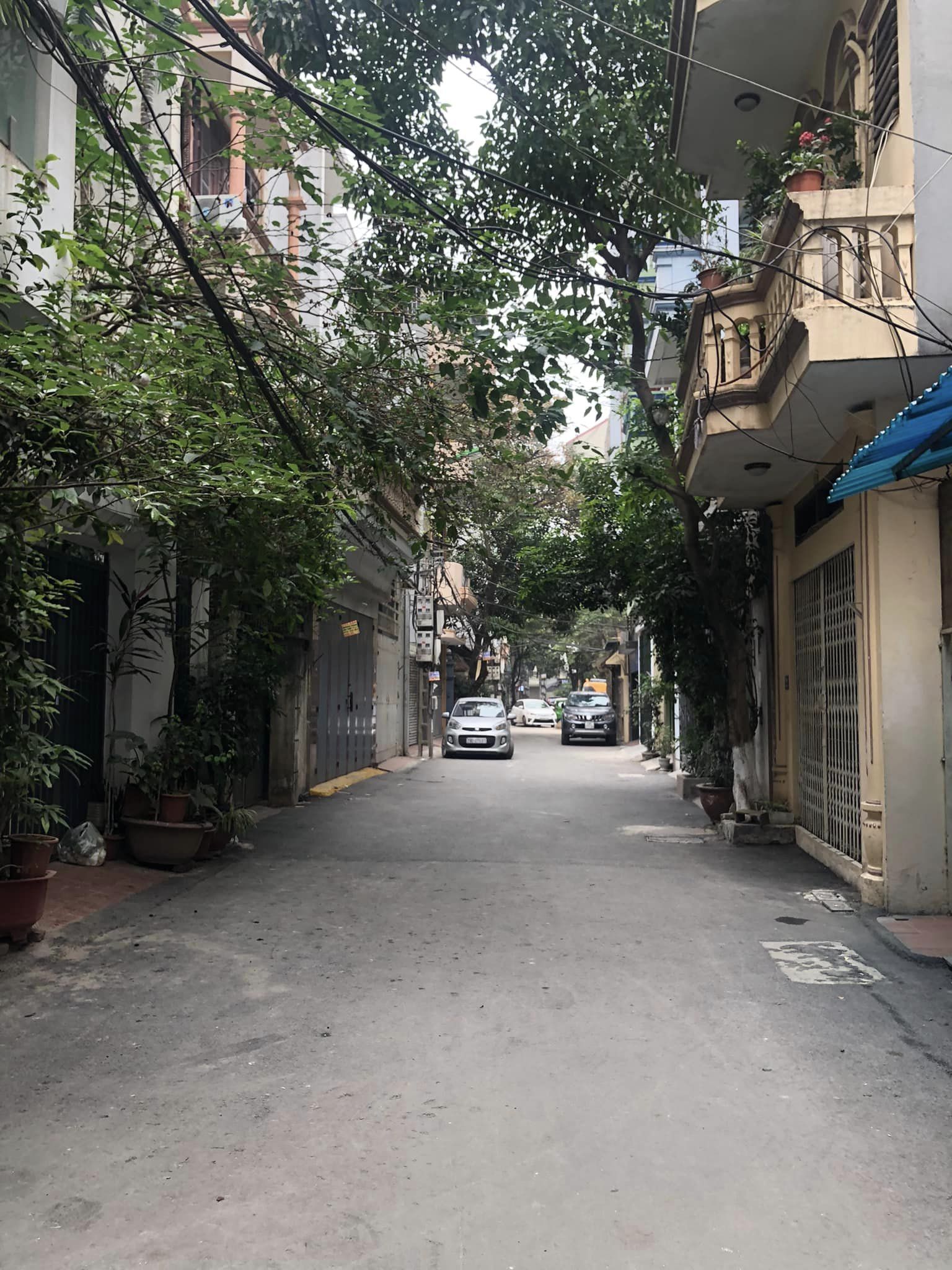 LÔ GÓC – PHÂN LÔ TRUNG TÂM NGÃ TƯ SỞ - Ô TÔ TRÁNH – TÒA NHÀ VĂN PHÒNG KINH DOANH TUYỆT ĐỈNH DT 90M GIÁ 19 TỶ