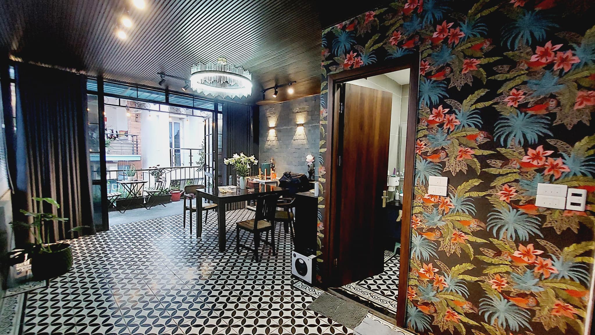 Bán tòa căn hộ dịch vụ, Apartment, Lạc Long Quân, Tây Hồ, 7 tầng thang máy, gần ô tô, kinh doanh, dòng tiền