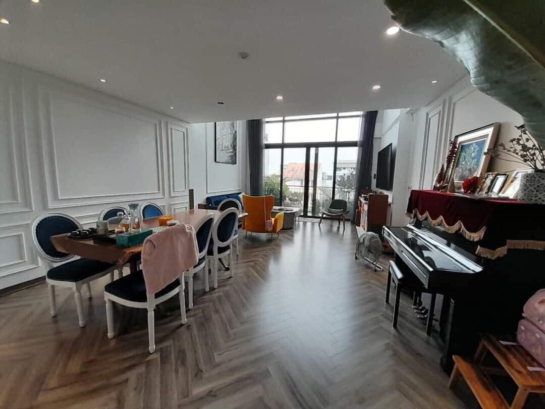 Mặt phố Âu Cơ, 8 tầng thang máy, hầm gara, 70m2 chỉ 29 tỷ