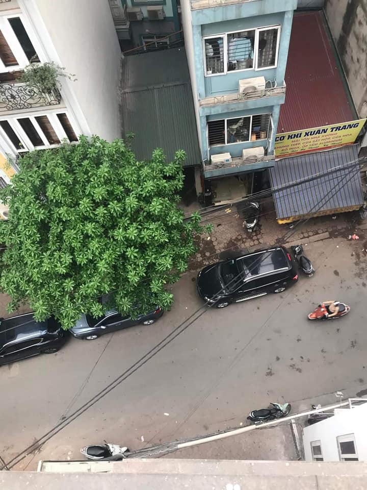 Cần bán mặt phố Trần Hữu Tước 50m mặt tiền 4 m giá 15x tỷ