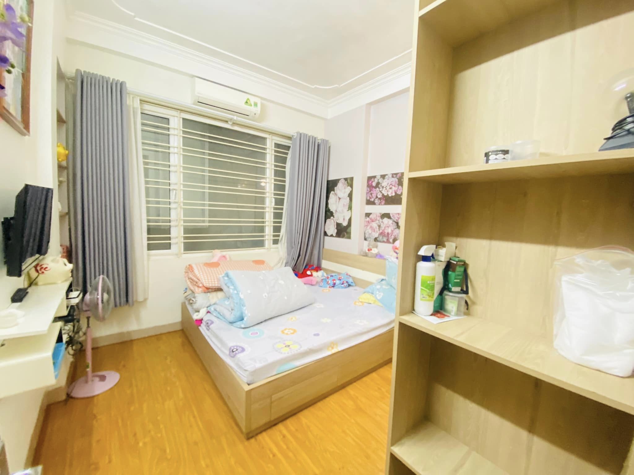 Bán nhà Hồ Tùng Mậu, Cầu Giấy, đẹp - ở luôn 33m2, 5 tầng, mt 3.8m, giá 3.6 tỷ.