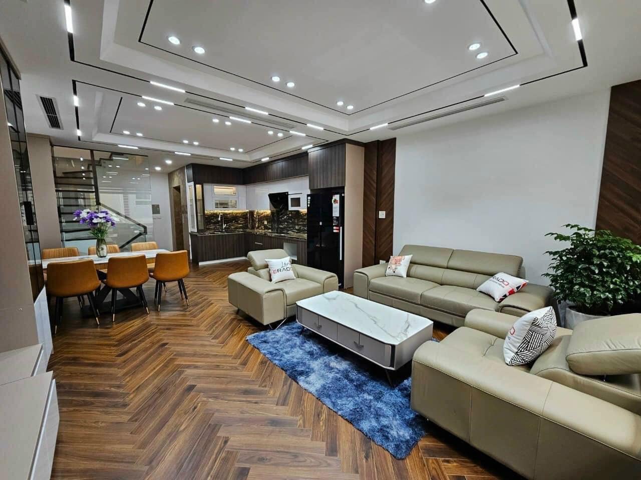 Bán Nhà Phố Nguyễn Văn Cừ 58m2 x 6 T x MT5m x13.8 tỷ.Thang Máy.Ga Ra Ô TÔ. Kinh Doanh.