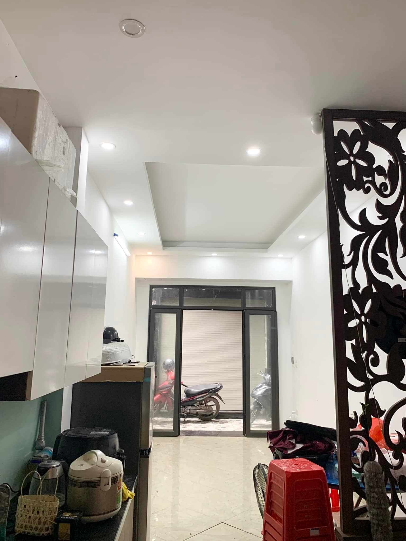 Bán nhà Cầu Giấy 32m2, 5 tầng Nhà còn mới đẹp ở ngay chi 3,7 tỷ NGÕ THÔNG THOÁNG