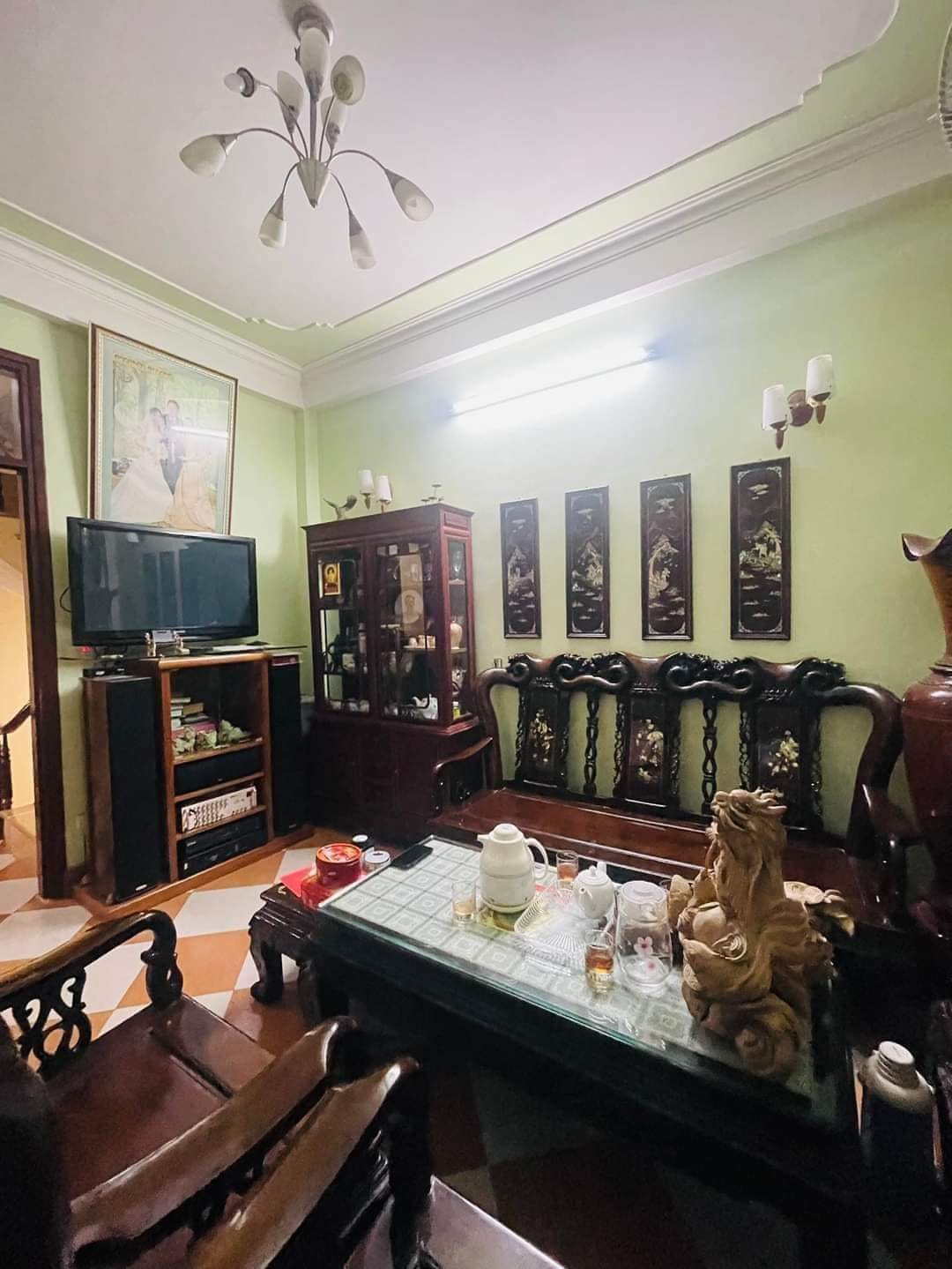 CHÍNH CHỦ BÁN GẤP NHÀ HOÀNG QUỐC VIỆT-CẦU GIẤY, 70M2 x 5T, GIÁ 8.2TỶ.