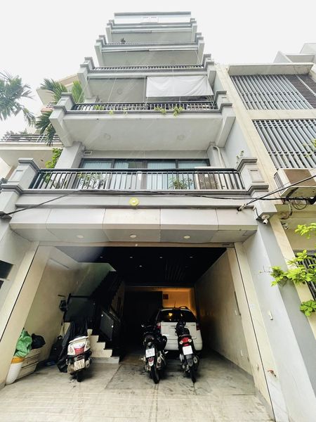 Kinh doanh,ô tô tránh ,thang máy phố Âu Cơ quận Tây Hồ 100m2 x 6 tầng x 6m mặt tiền x 14 tỷ