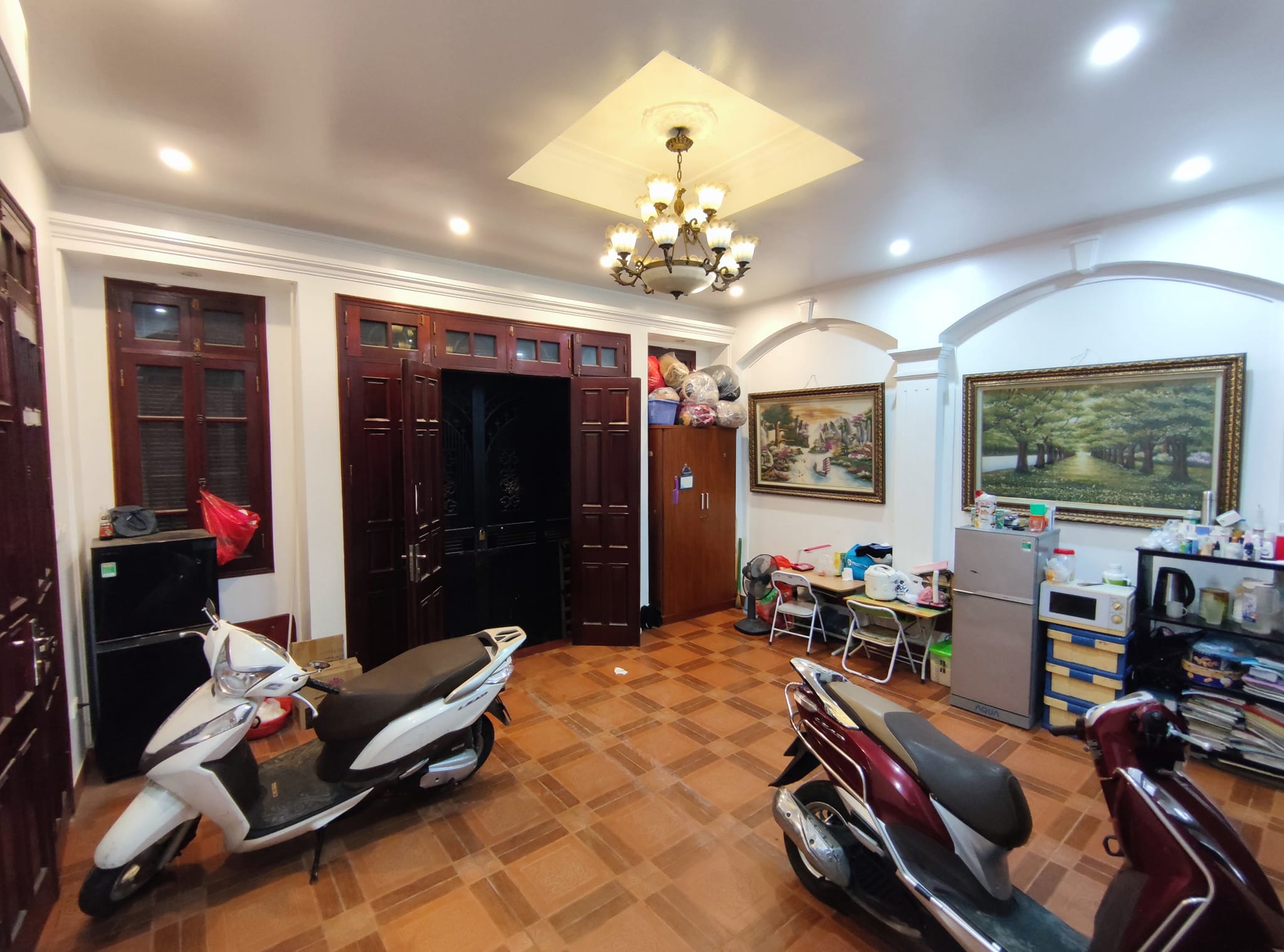 Bán nhà Thái Thịnh, Đống Đa 64m2, mặt tiền khủng, 3 thoáng, về ở ngay, giá 9.5tỷ