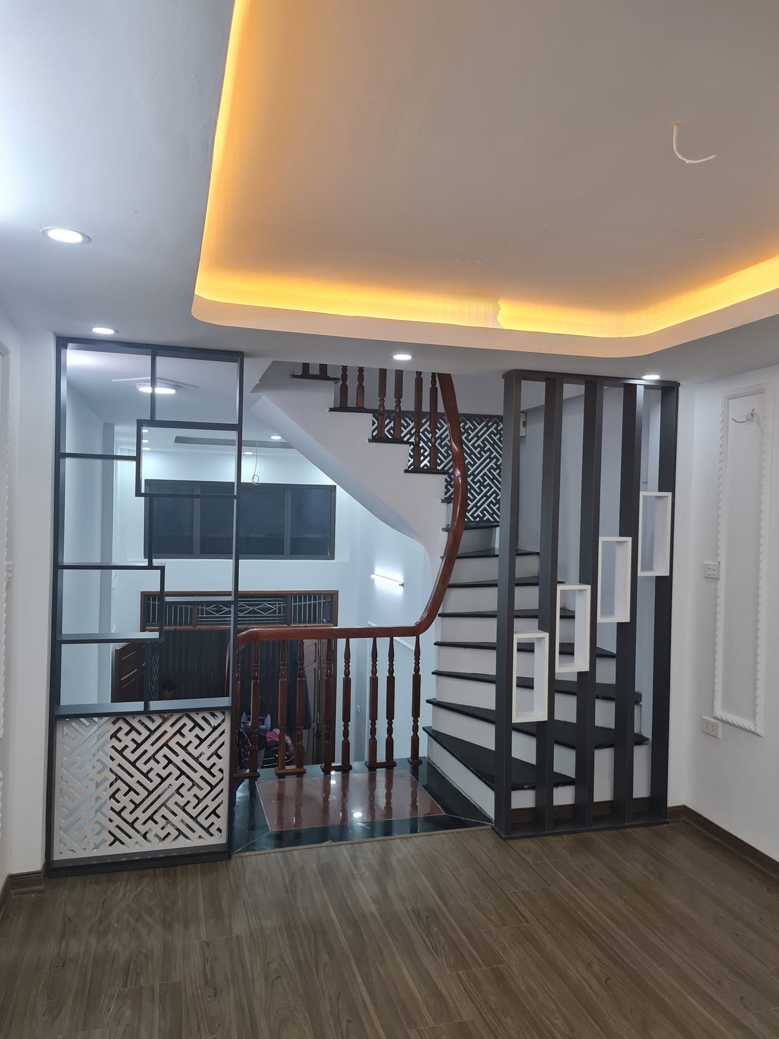 BÁN NHÀ KIM GIANG-THANH TRÌ.DT40Mx5T,giá 4.1 tỷ(TL) NGÕ Ô TÔ.NHÀ MỚI VÀO Ở LUÔN.