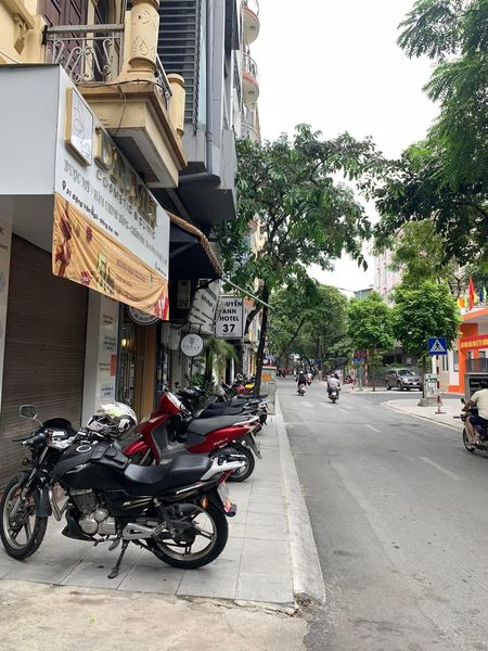 BÁN NHÀ ĐẶNG VĂN NGỮ, ĐỐNG ĐA, Ô TÔ, 43M2 7T MT4.5M, GIÁ 7.8 TỶ