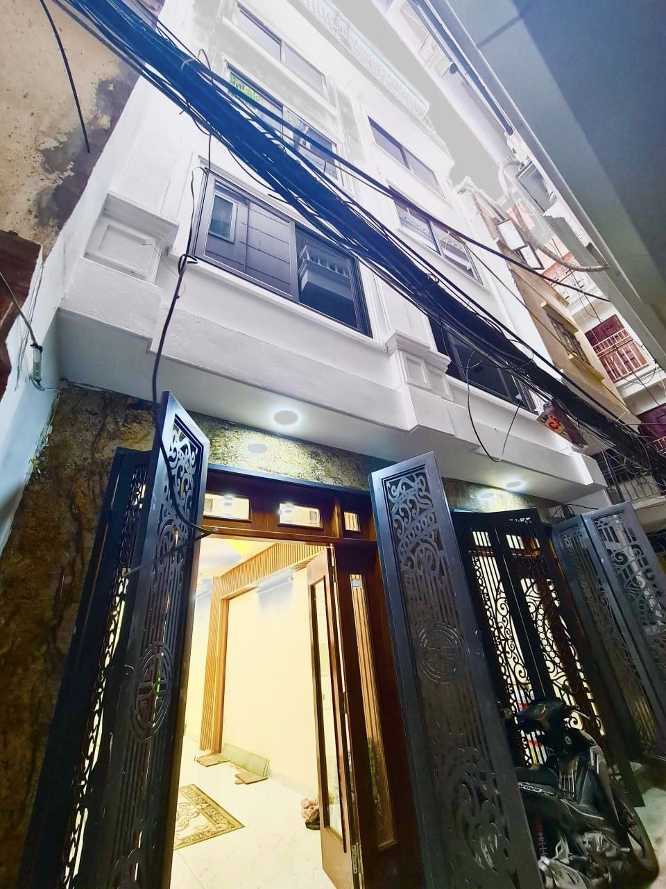 HIẾM. BÁN NHÀ 5 TẦNG NGÕ HÒA BÌNH - ĐỐNG ĐA – LÔ GÓC, ĐẸP - Ở NGAY. GIÁ 4.8 TỶ.