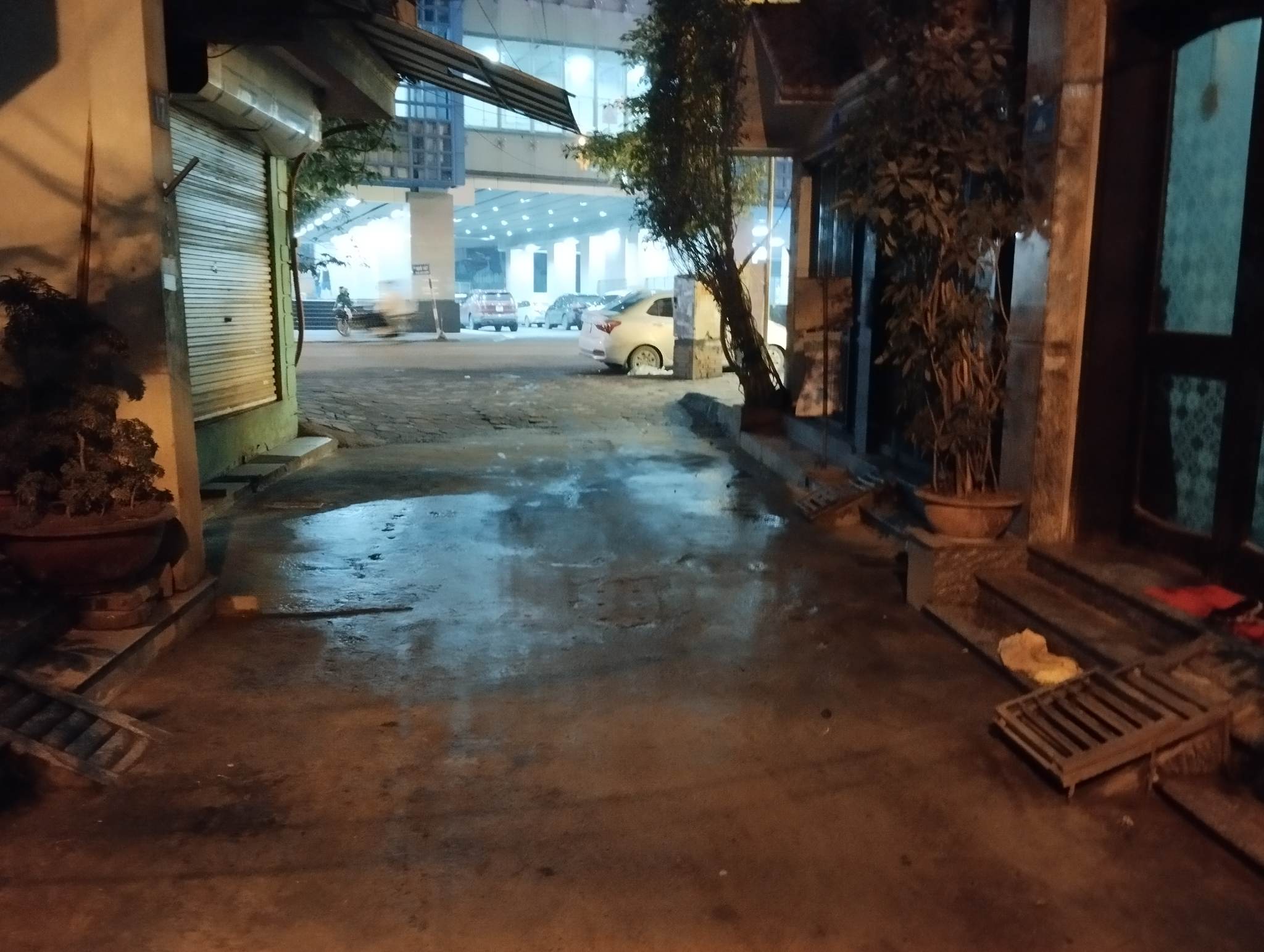 BÁN NHÀ VỊ TRÍ SIÊU ĐẮC ĐỊA CÓ 102 - NHÀ CỦA CÁN BỘ CAO CẤP - Ở HAY KINH DOANH SIÊU ĐỈNH KHÔNG THUA MẶT PHỐ - NỘI THẤT