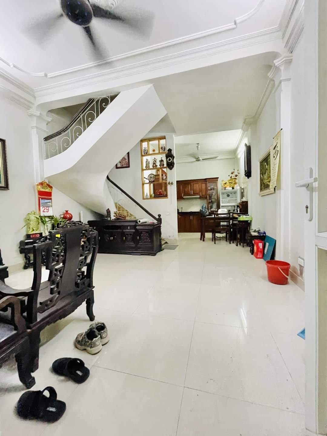 BÁN NHÀ CHÙA BỘC-TTAM Q.ĐỐNG ĐA 6 TỶ,NHÀ ĐẸP