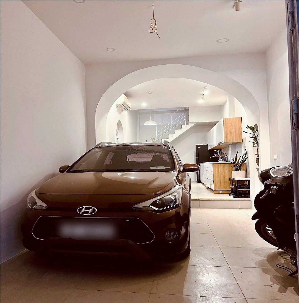 Nhà đẹp phân lô, gara, vỉa hè oto chạy vòng quanh Kim Ngưu 40m2, 5tầng, giá nhỉnh 7 tỷ.