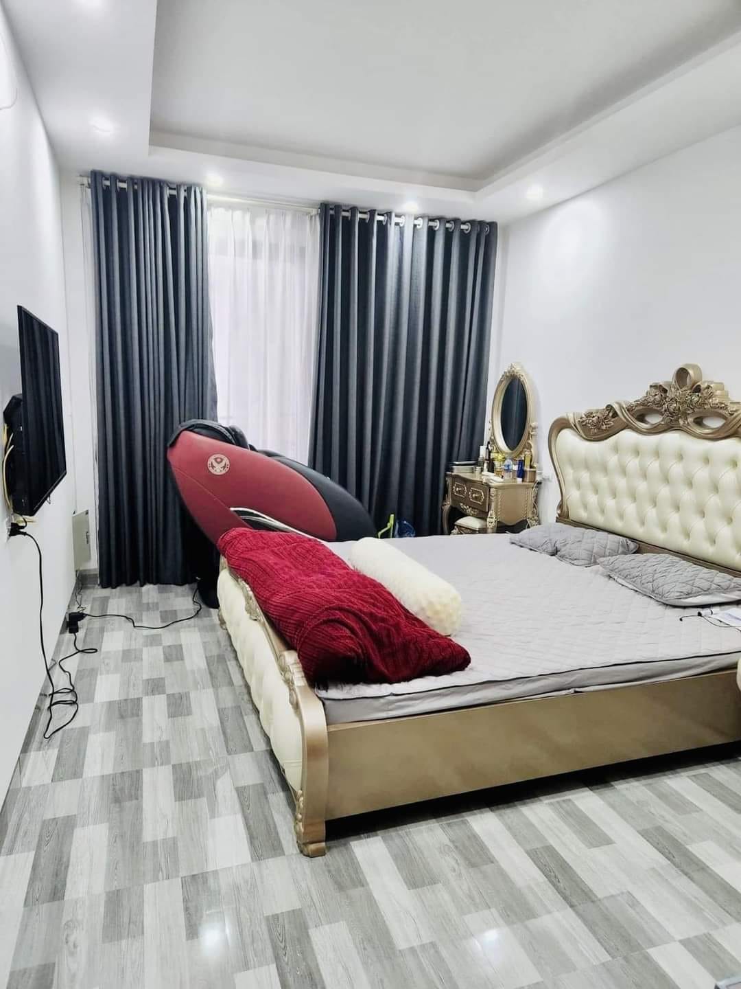 BÁN NHÀ NGUYỄN NGOC DOÃN -TTAM Q.ĐỐNG ĐA NHỈNH 5 TỶ,NHÀ ĐẸP