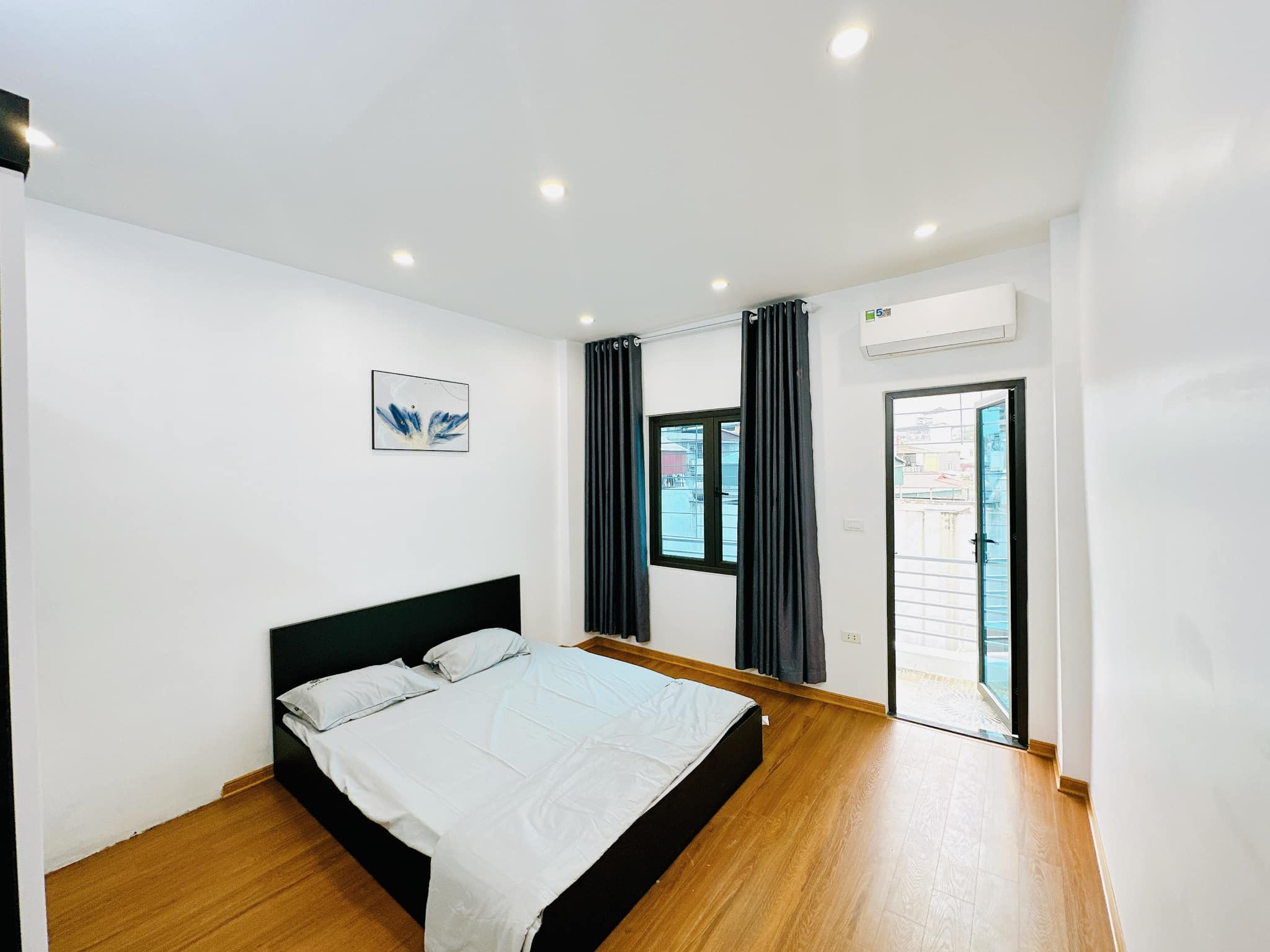 Bán chung cư mi ni Mai dịch 52m2 x 6t, 12 phòng khép kín 680tr,năm 8.5 tỷ.