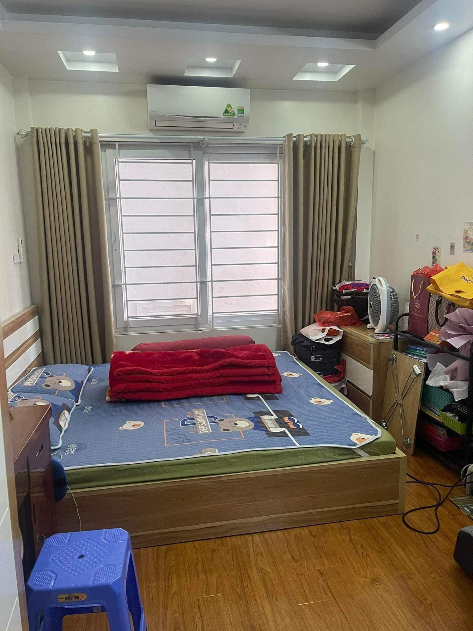 Chỉ 3.5ty có ngay nhà 5 tầng,ôto đỗ cổng phố Định Công