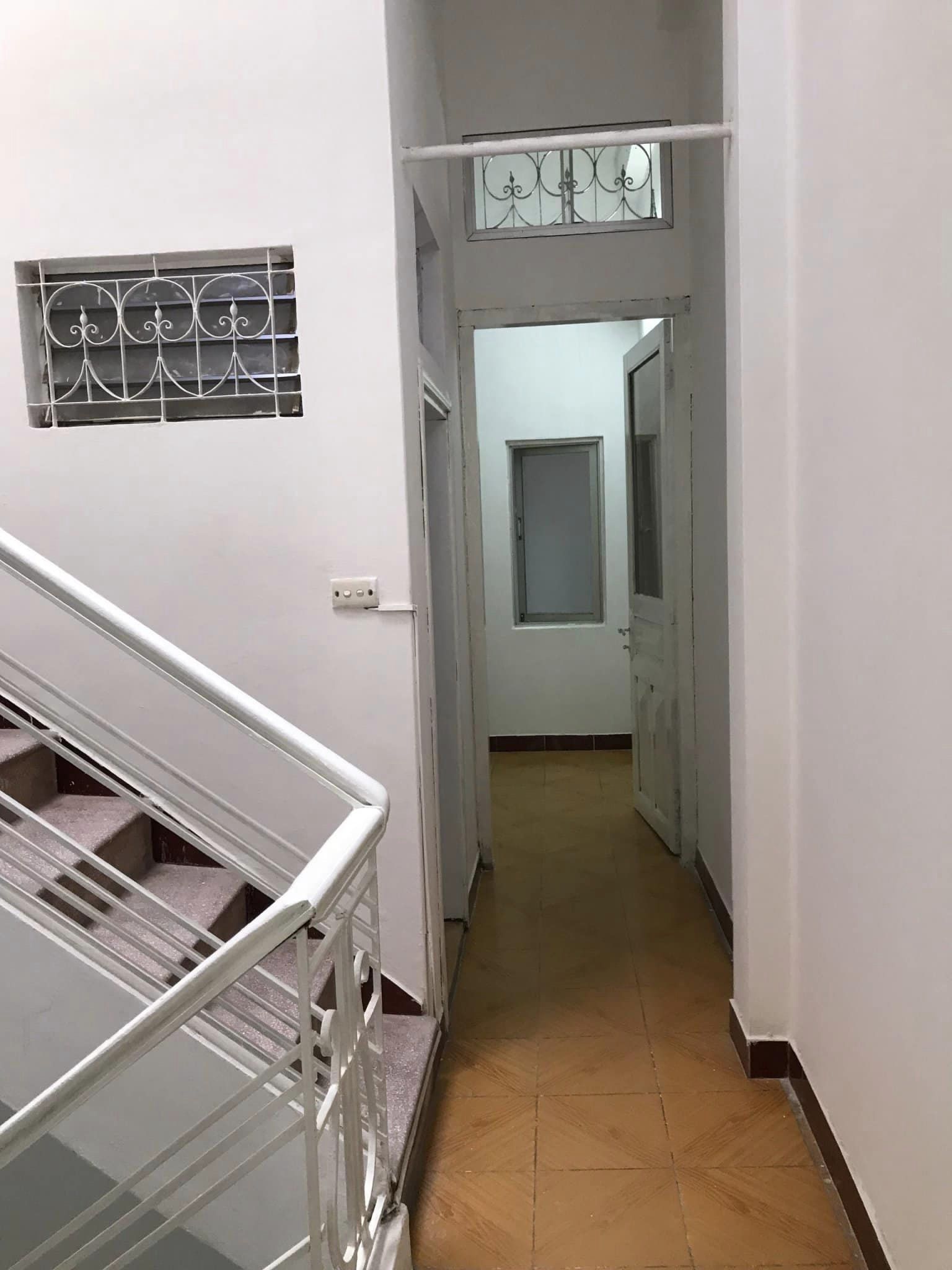 Bán nhà phố Nguyên Hồng, Đống Đa, phân lô, kinh doanh, 44m2 x 4 tầng, an sinh đỉnh