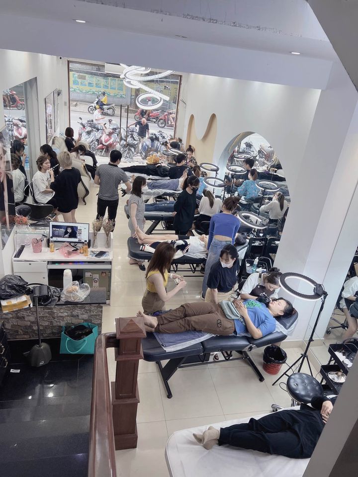 Sang nhượng nhà nguyên căn 6 tầng 1 tum tại B13 phố Trung Phụng, Đống Đa, Hà Nội.