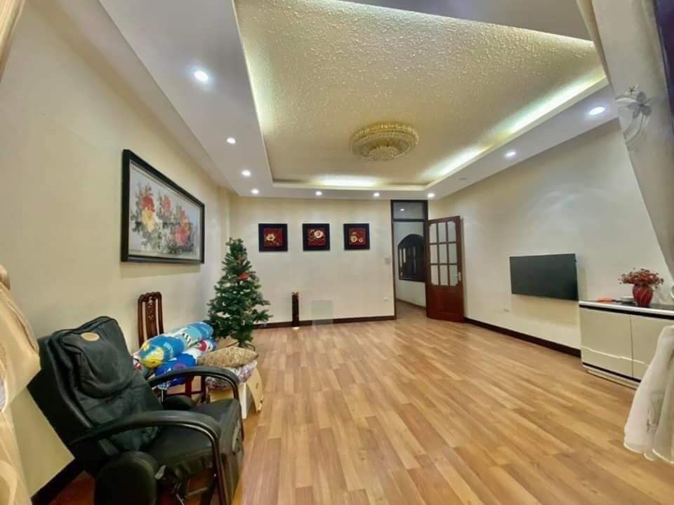 82m2