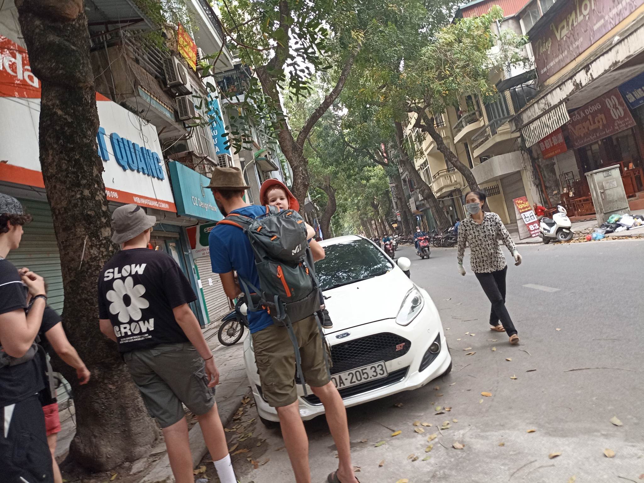 Bán nhà phân lô ô tô kinh doanh văn phòng - homestay Lý Nam Đế 42m2, 4m MT, giá chỉ 7.5 tỷ