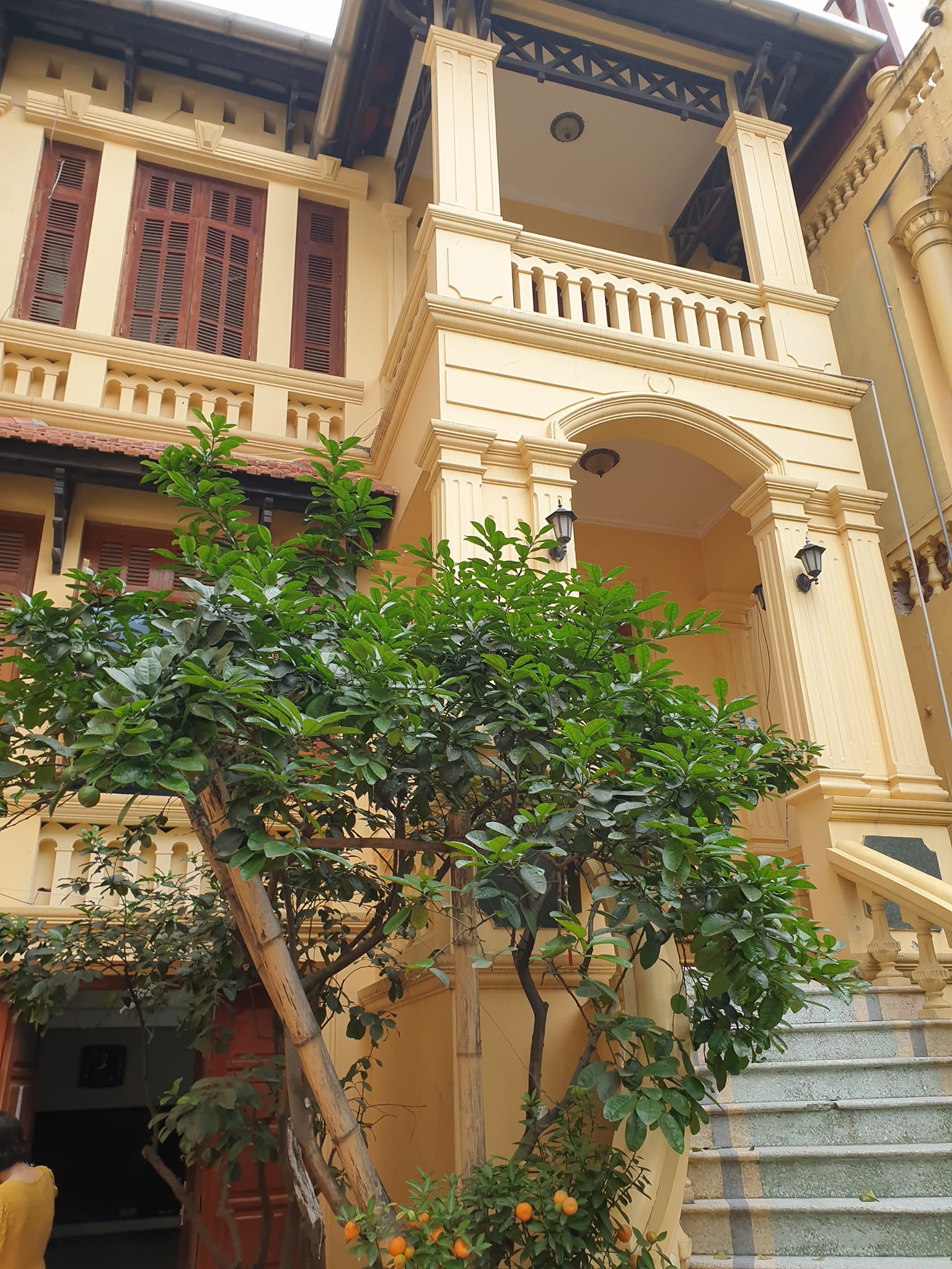 CỰC HIẾM - BIỆT THỰ SÂN VƯỜN - TRƯỚC MẶT LÀ VƯỜN HOA - ÔTÔ ĐỖ CỬA - ĐỂ TRONG NHÀ TỲ THÍCH