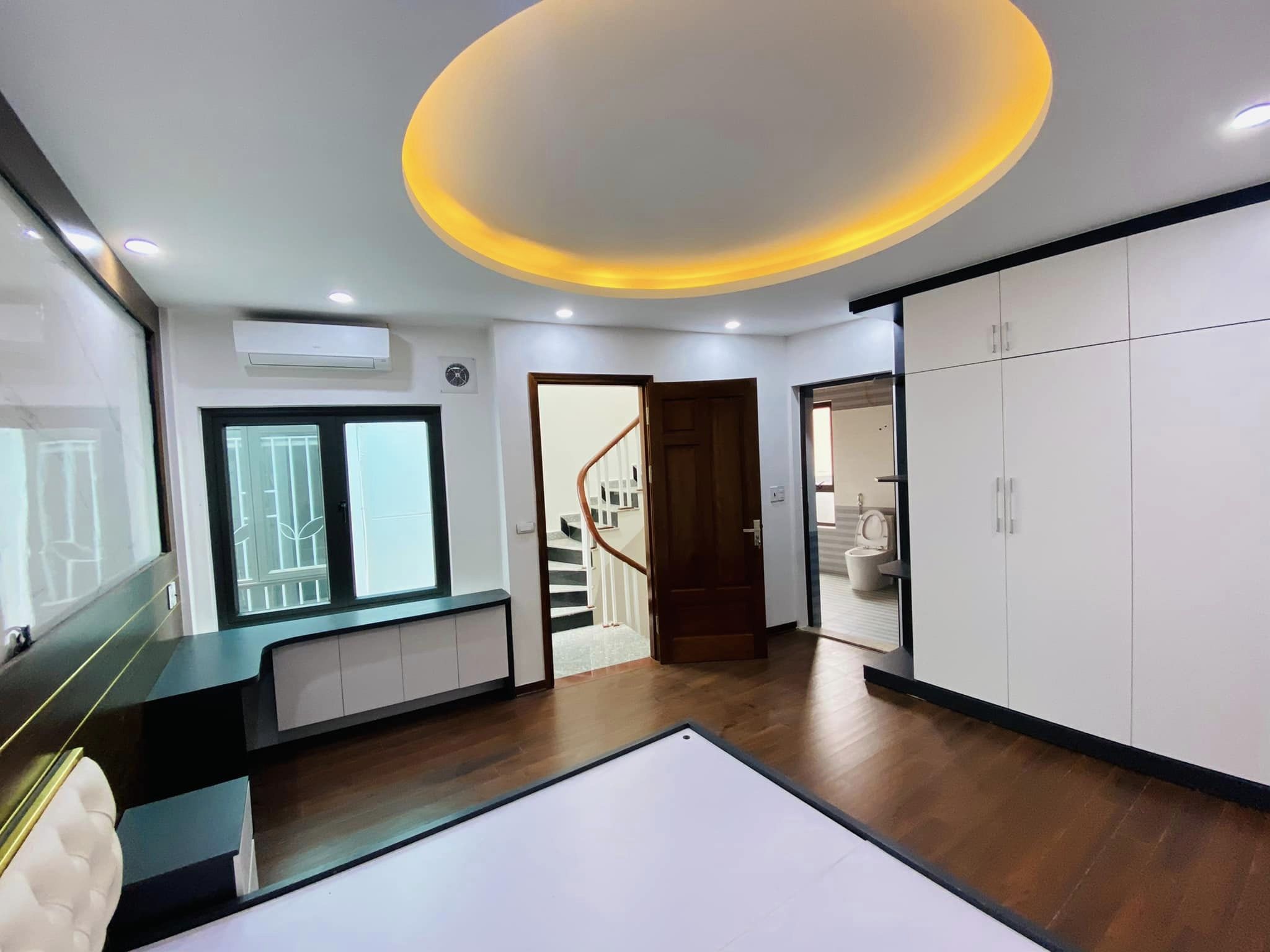 Nhà cần bán ngõ 29 Khương Hạ, mới tuynh, giá cực tốt.